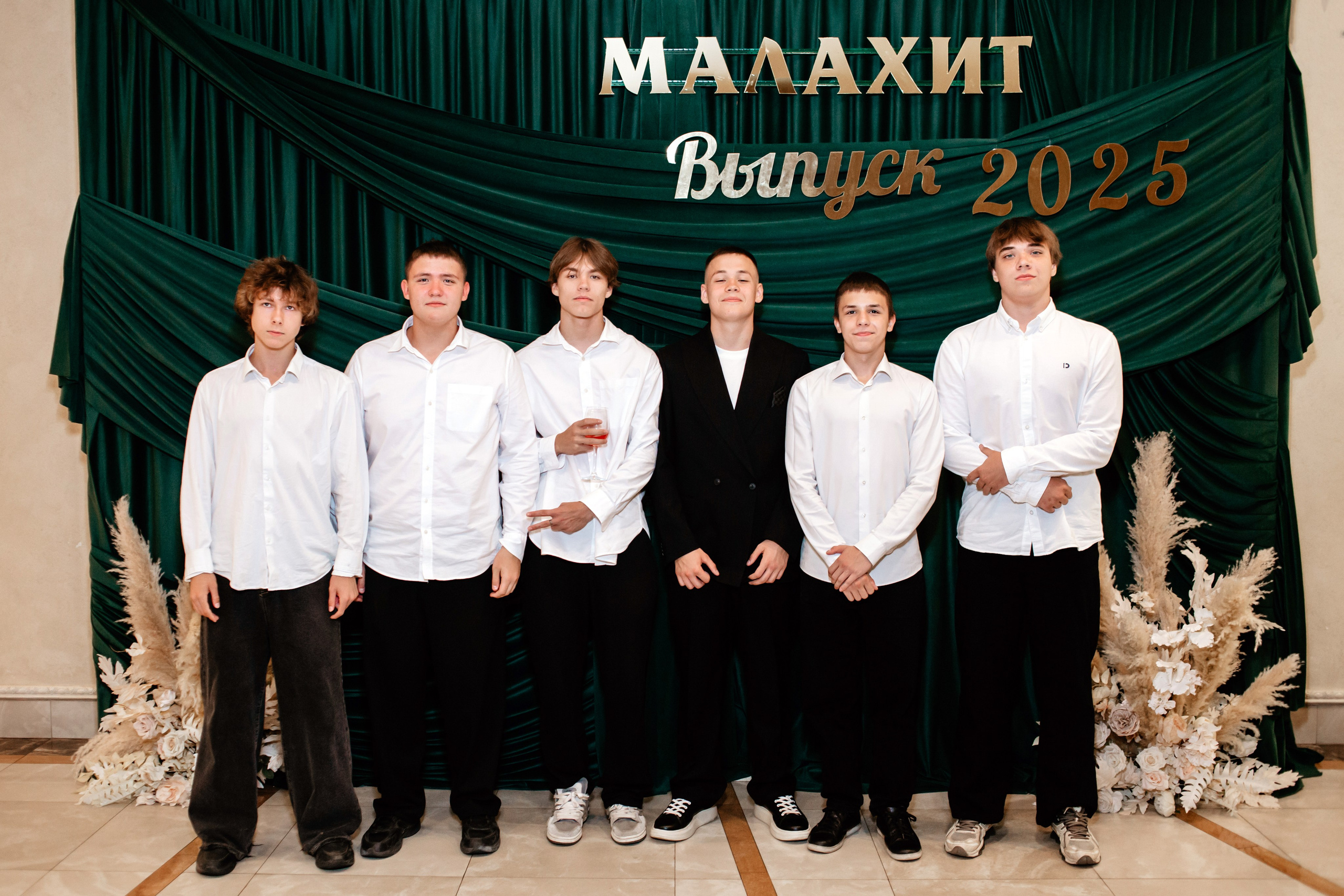 Выпускной 2025 (9класс) 124 школа. Фотограф в Челябинске Ополихина Анна