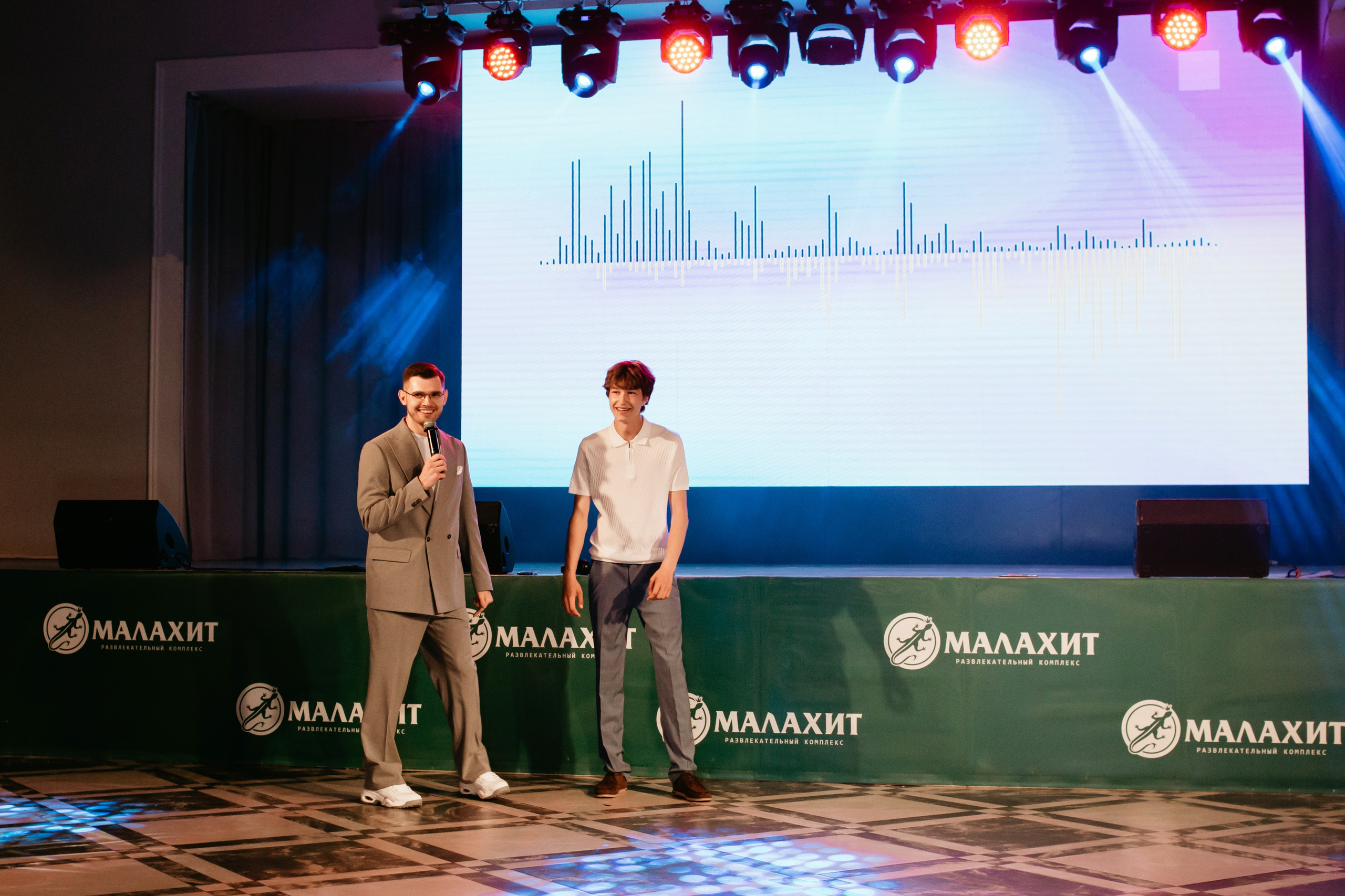 Выпускной 2025 (9класс) 124 школа. Фотограф в Челябинске Ополихина Анна