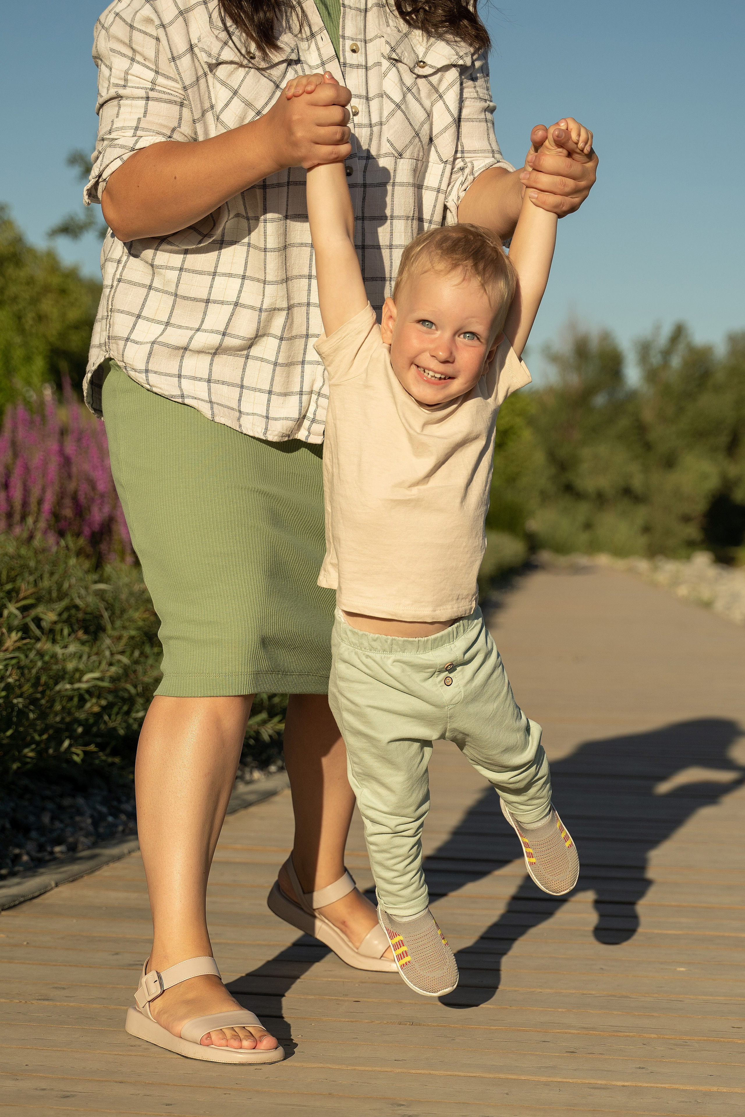 Семейная прогулка. Главная