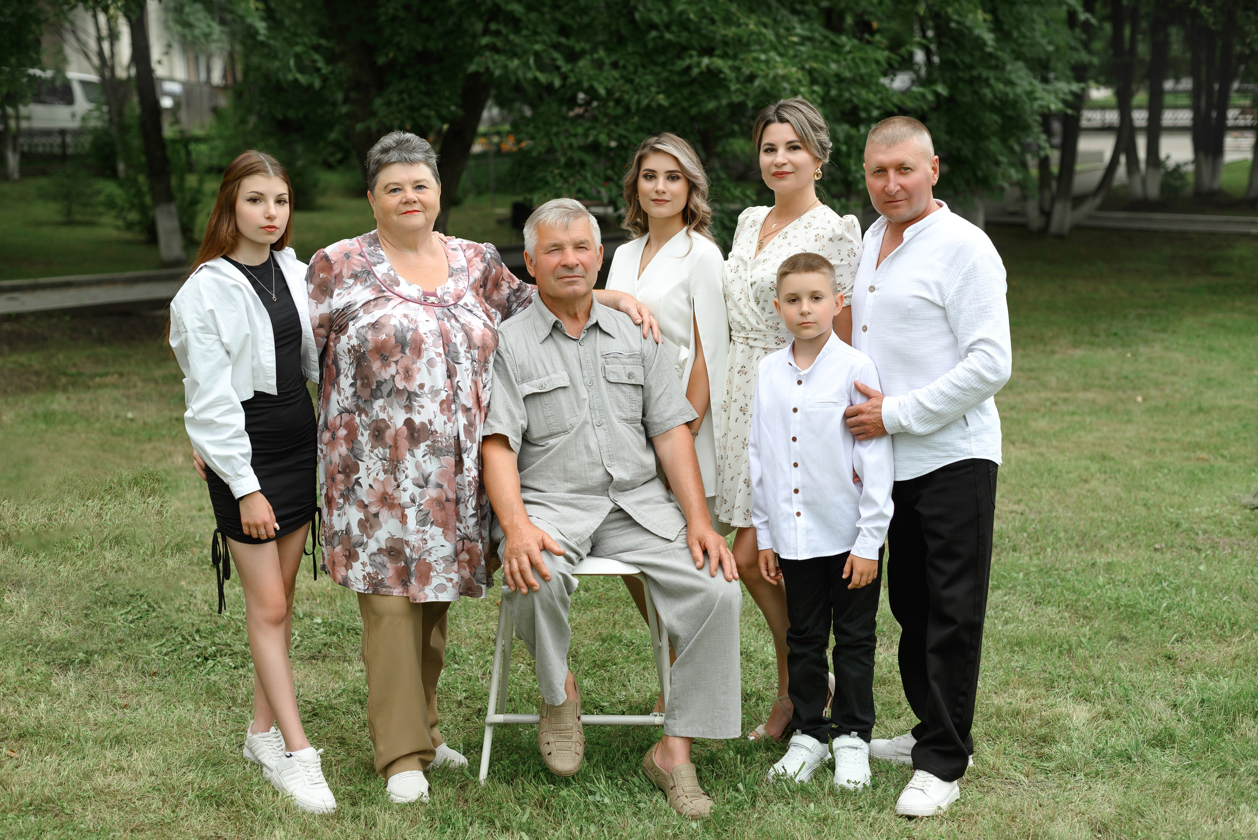 Семейная фотосессия на природе. Свадебный, семейный и школьный фотограф в Бийске Ксения Мамаева