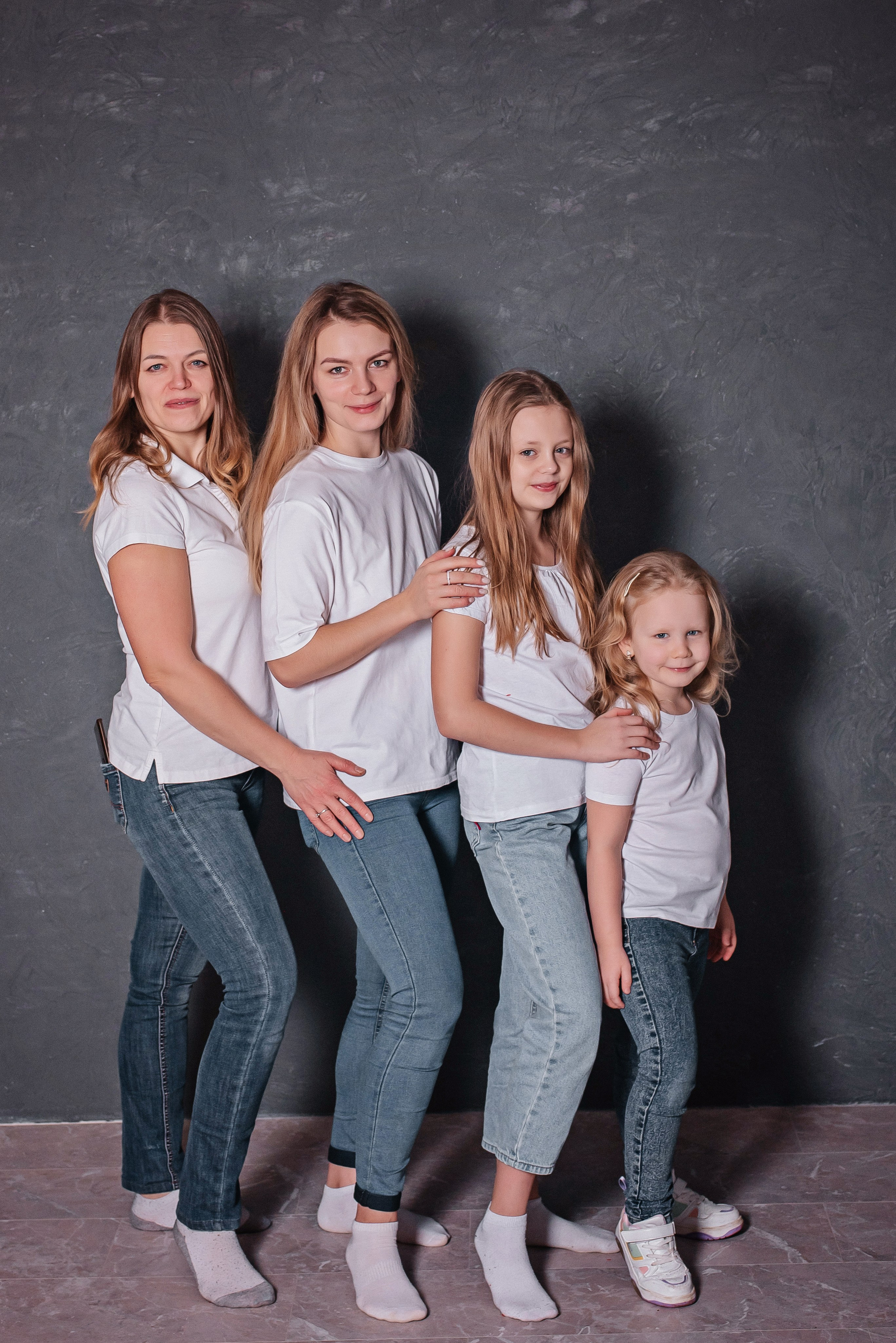 Виктория в студии. Детский и семейный фотограф выпускной альбом Приморско-Ахтарск