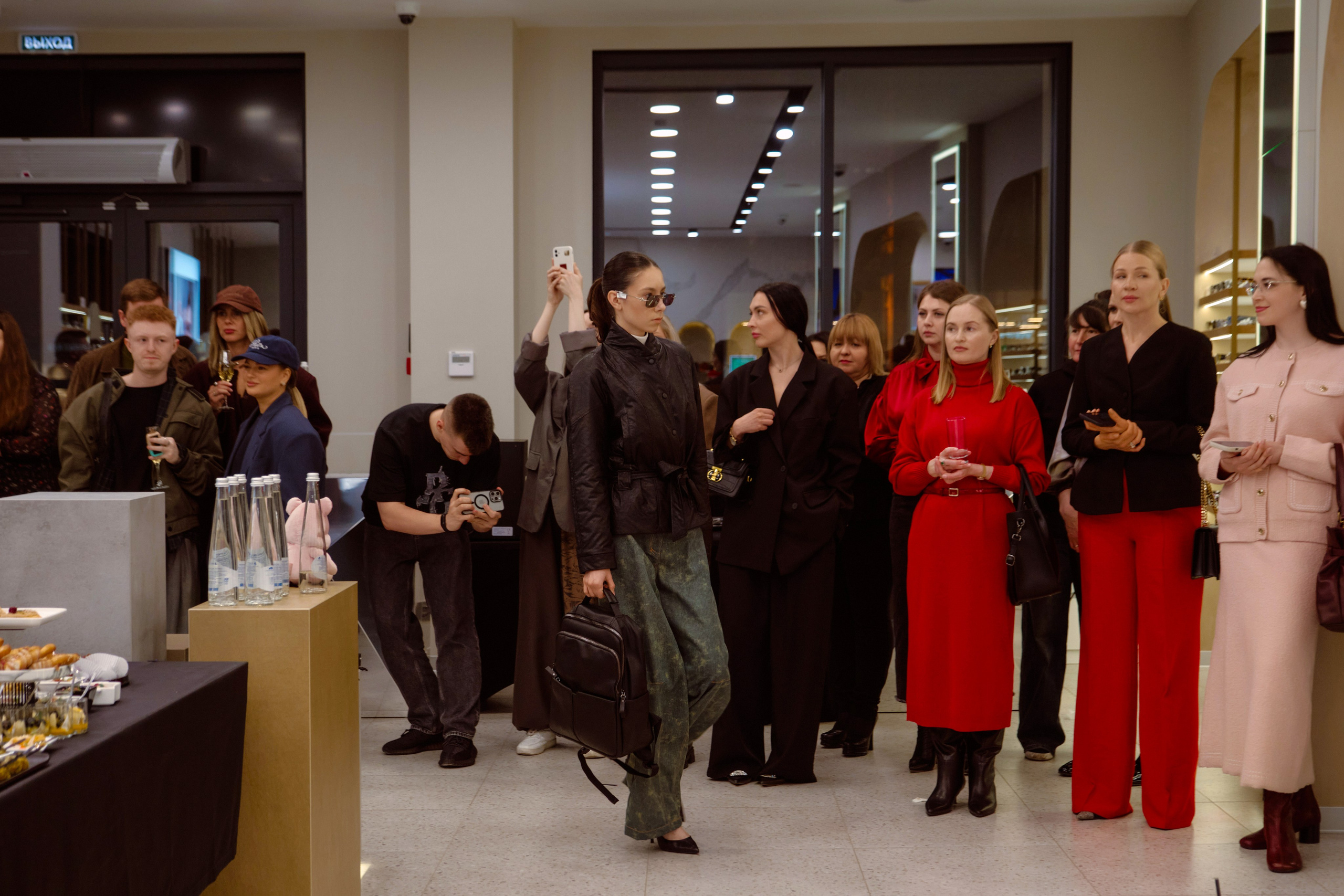 ОПТИК ЦЕНТ. Свадебный фотограф в Екатеринбурге Соседков Евгений