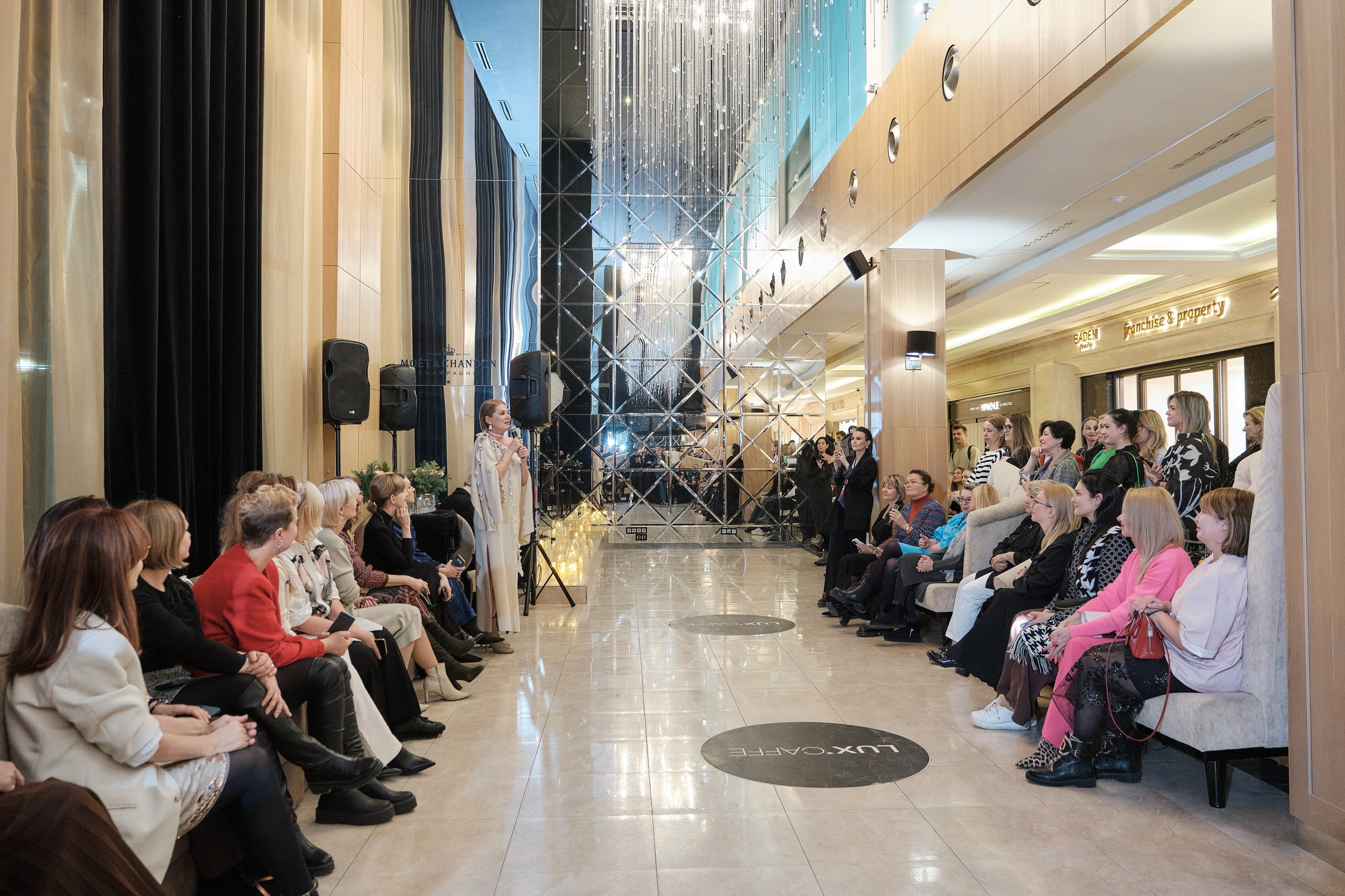 Показ коллекции (Мария Варламова). Свадебный фотограф в Екатеринбурге Соседков Евгений