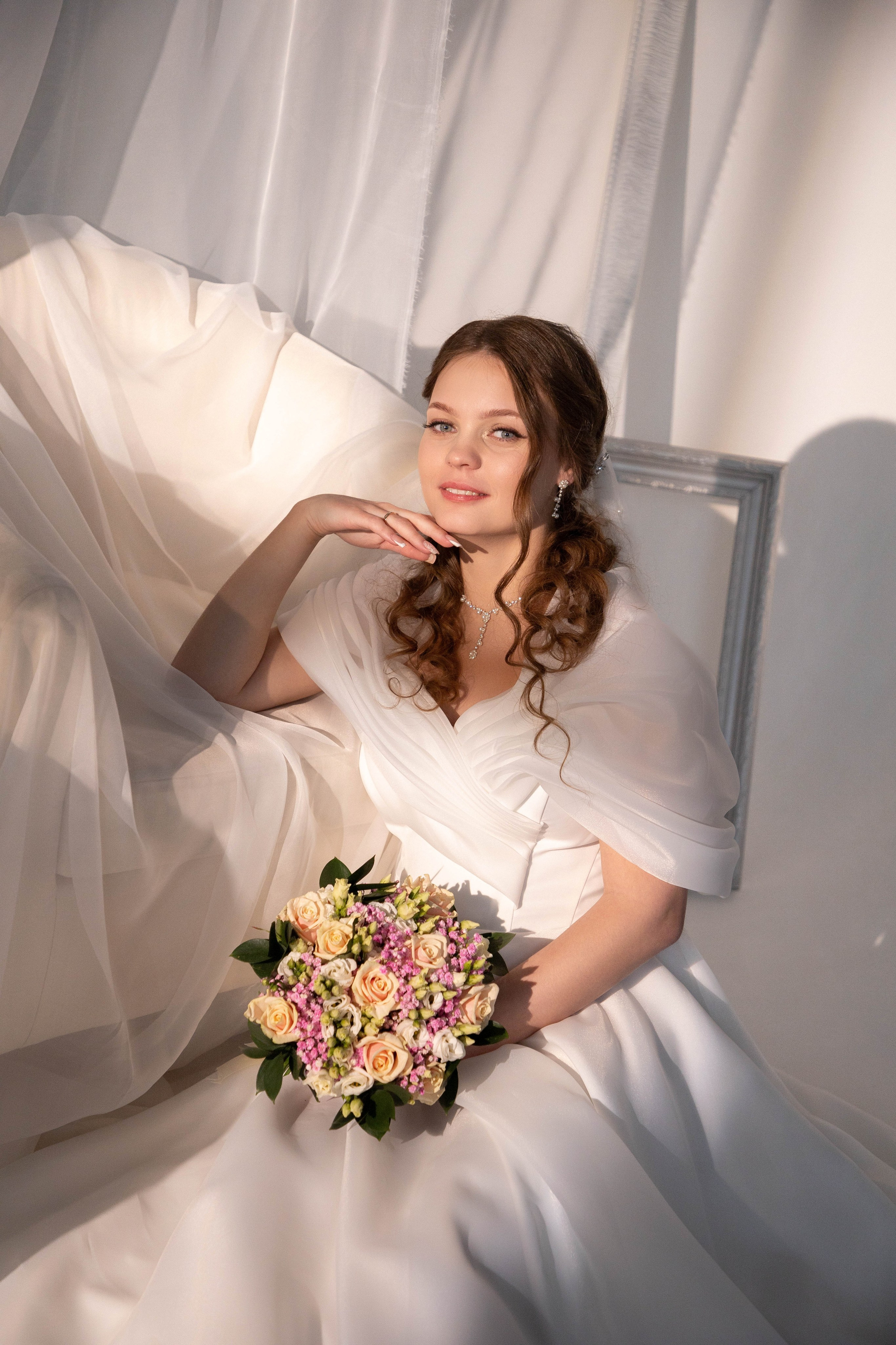 Свадебная фотосессия в студии. Фотограф Анастасия Тихонова