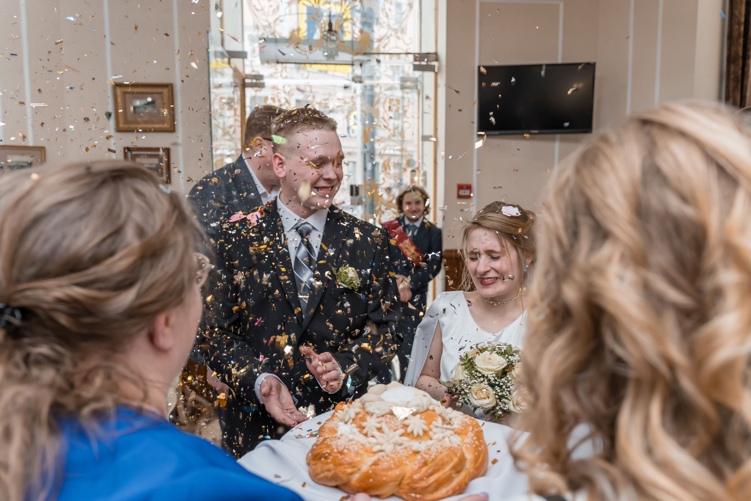 Свадебный фотограф в СПб - ваш надежный помощник в создании воспоминаний на всю жизнь. 