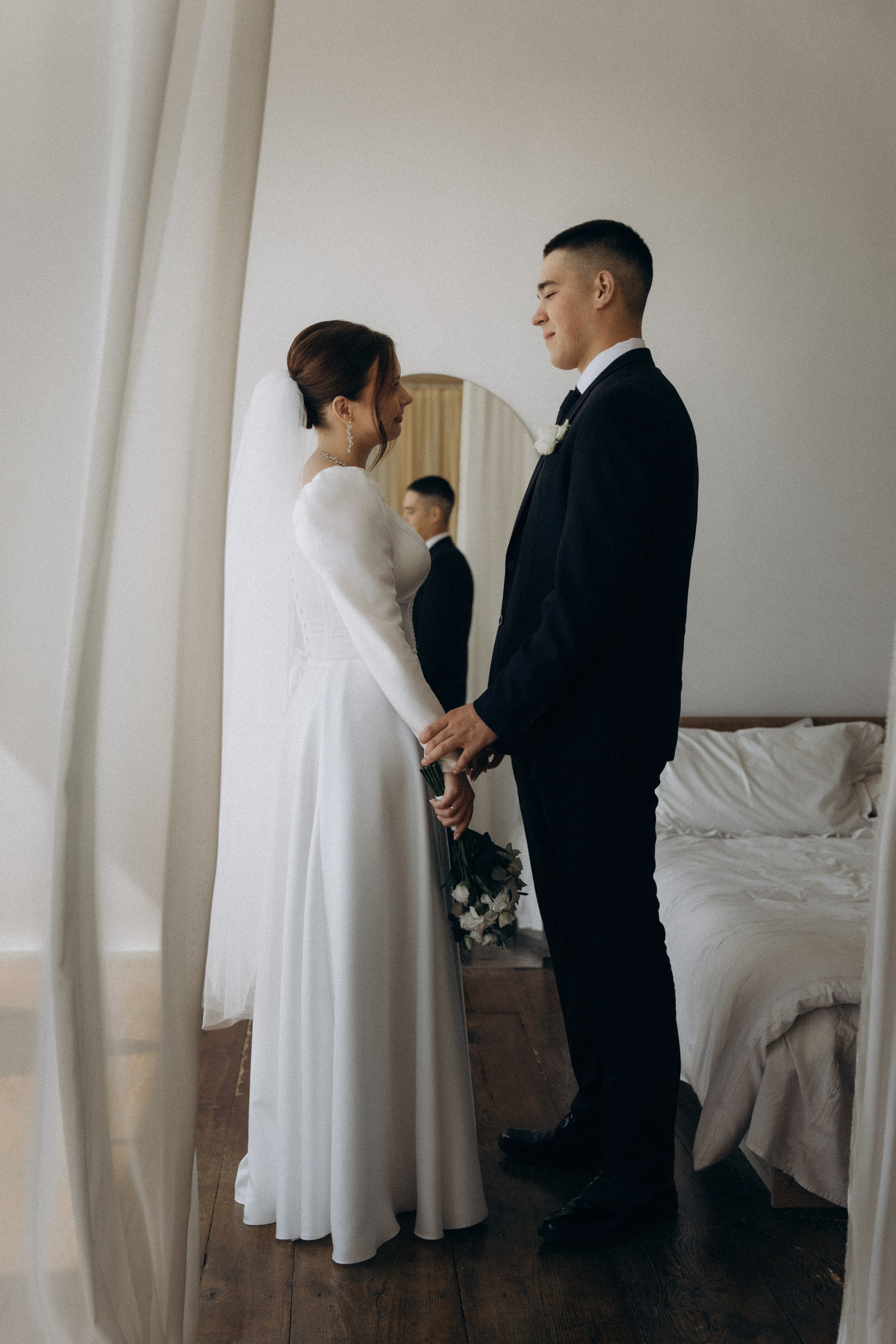 Свадебная фотосессия в фотостудии Пензы для Виктории и Михаила