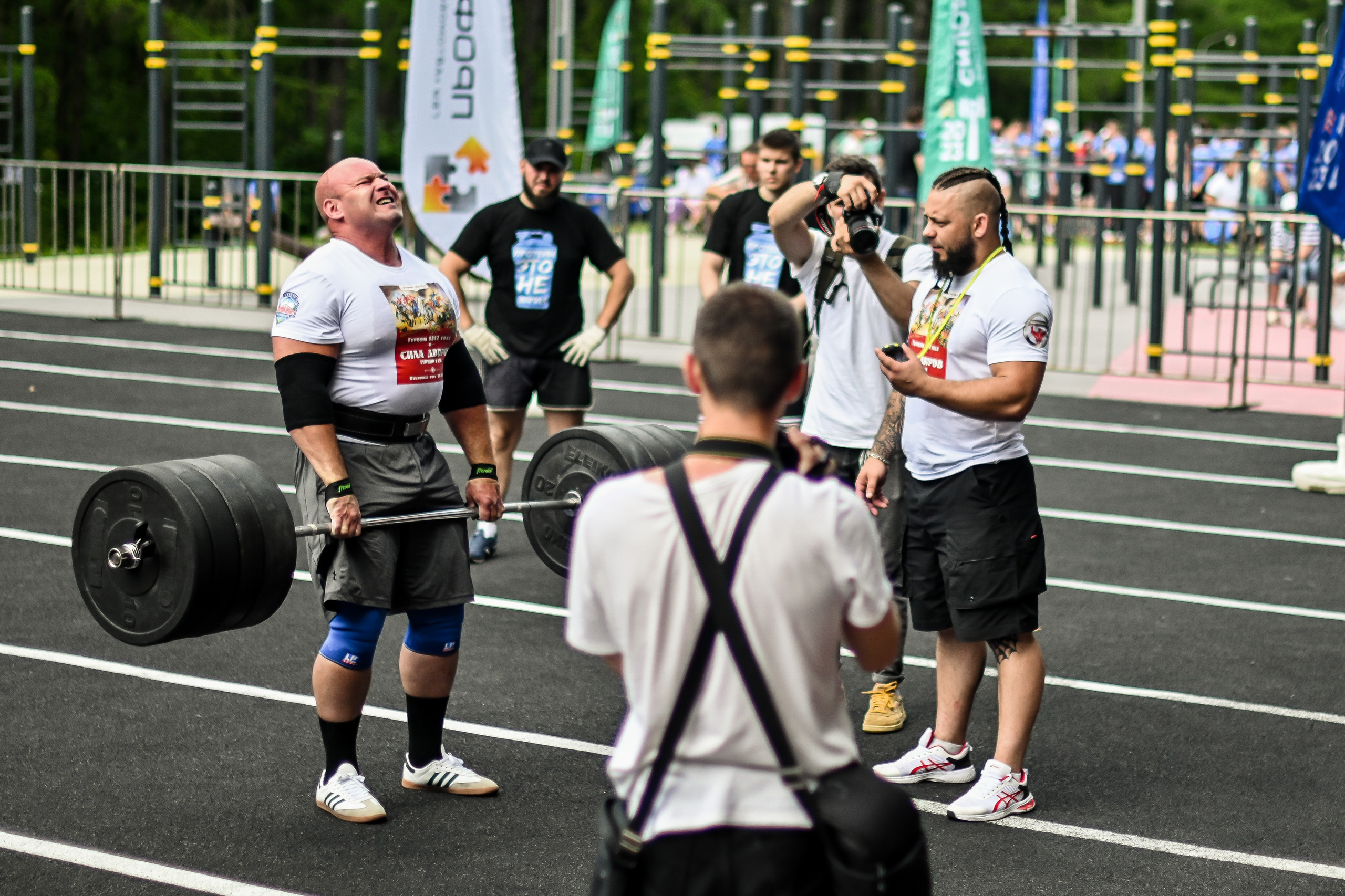СТРОНГ. Фотограф для бизнесконтента, репортажей и семейного альбома в Москве