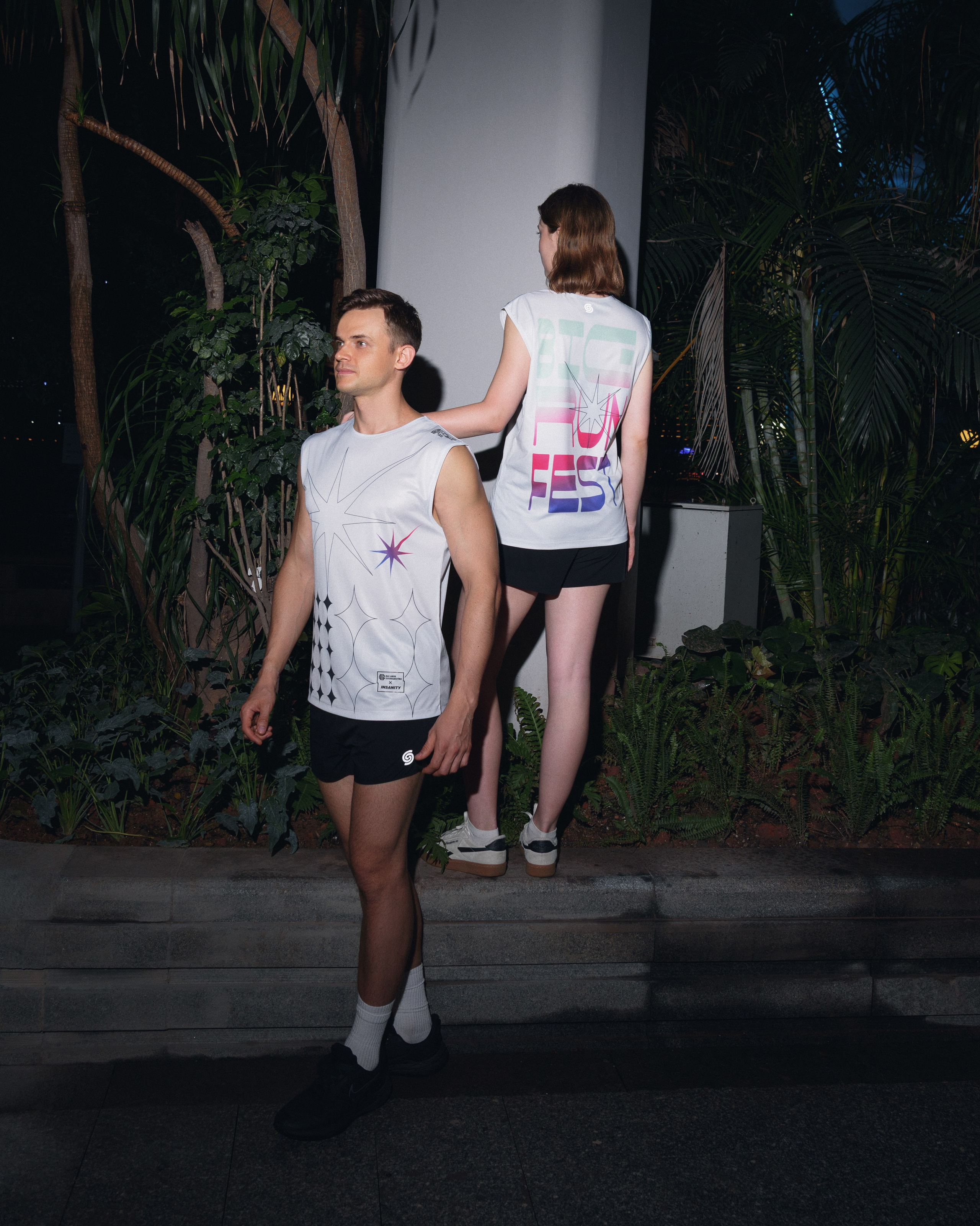 Фотосъемка для рекламы одежды и аксессуаров в Гуанчжоу, Китай