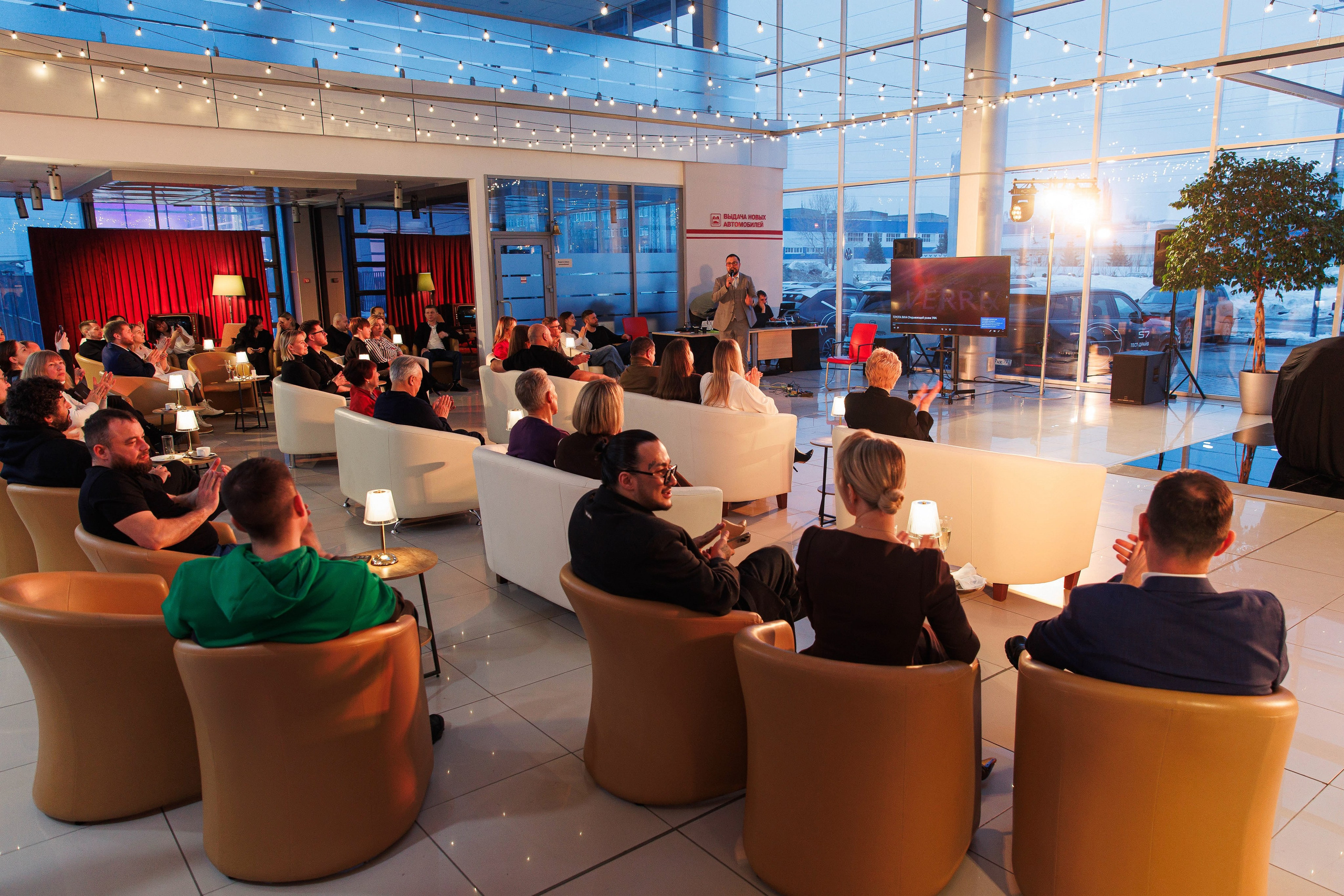 Презентация новой Toyota RAV4. Репортажный и свадебный фотограф в Уфе Павел Кожевников