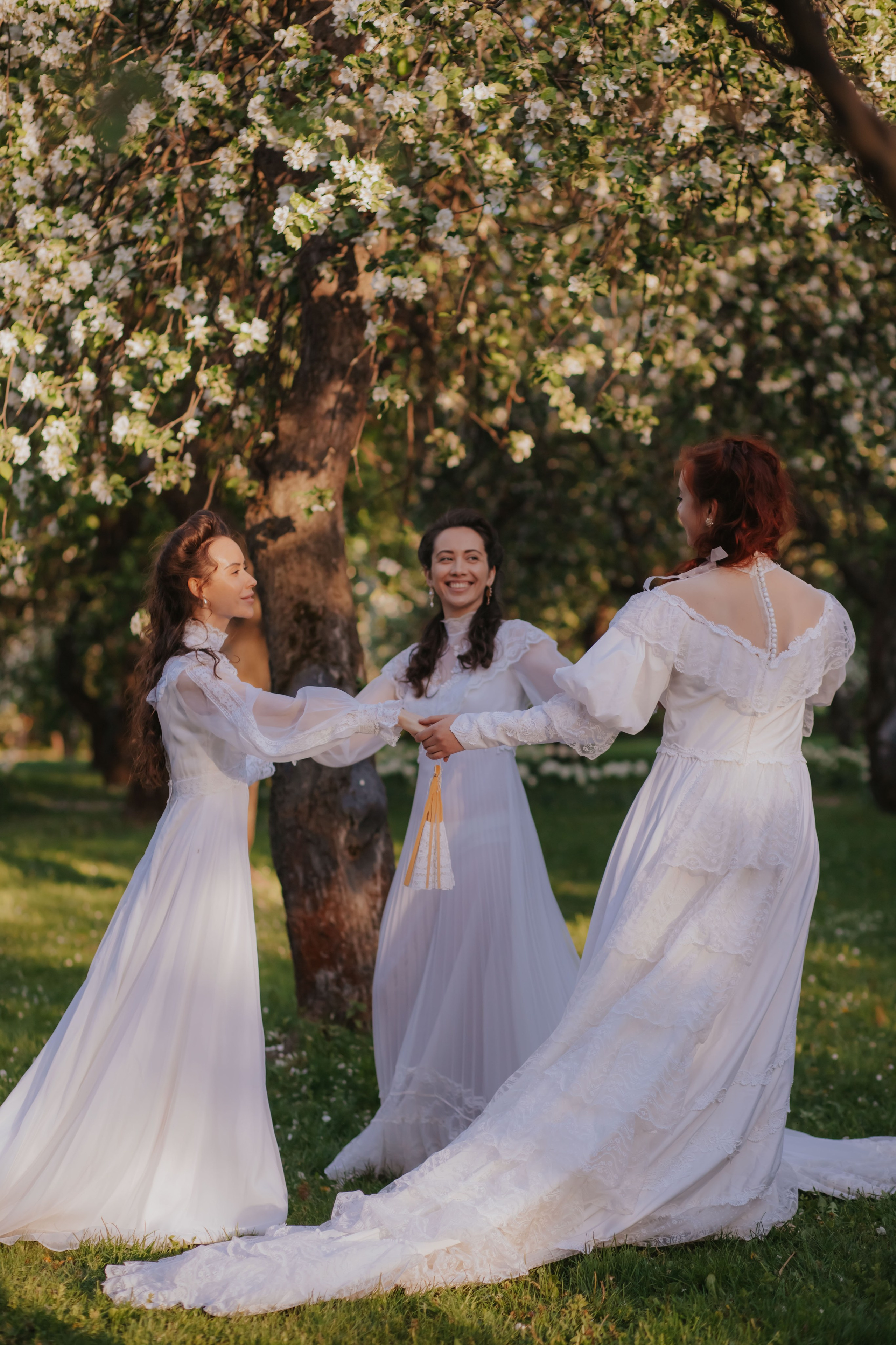 Яблоневый сад. Художественная винтажная фотография