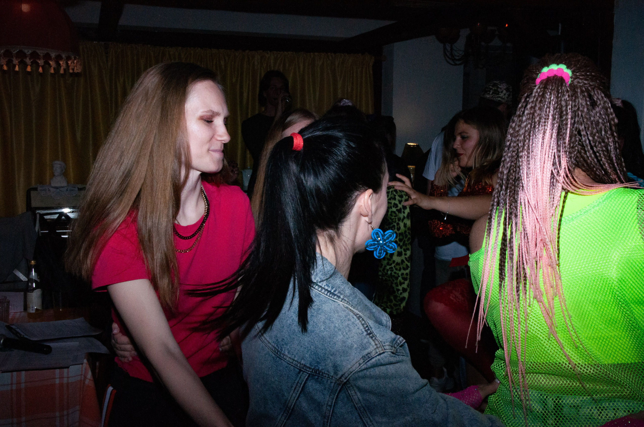 Вечеринка 90-тые. Фотограф Катя Щербина