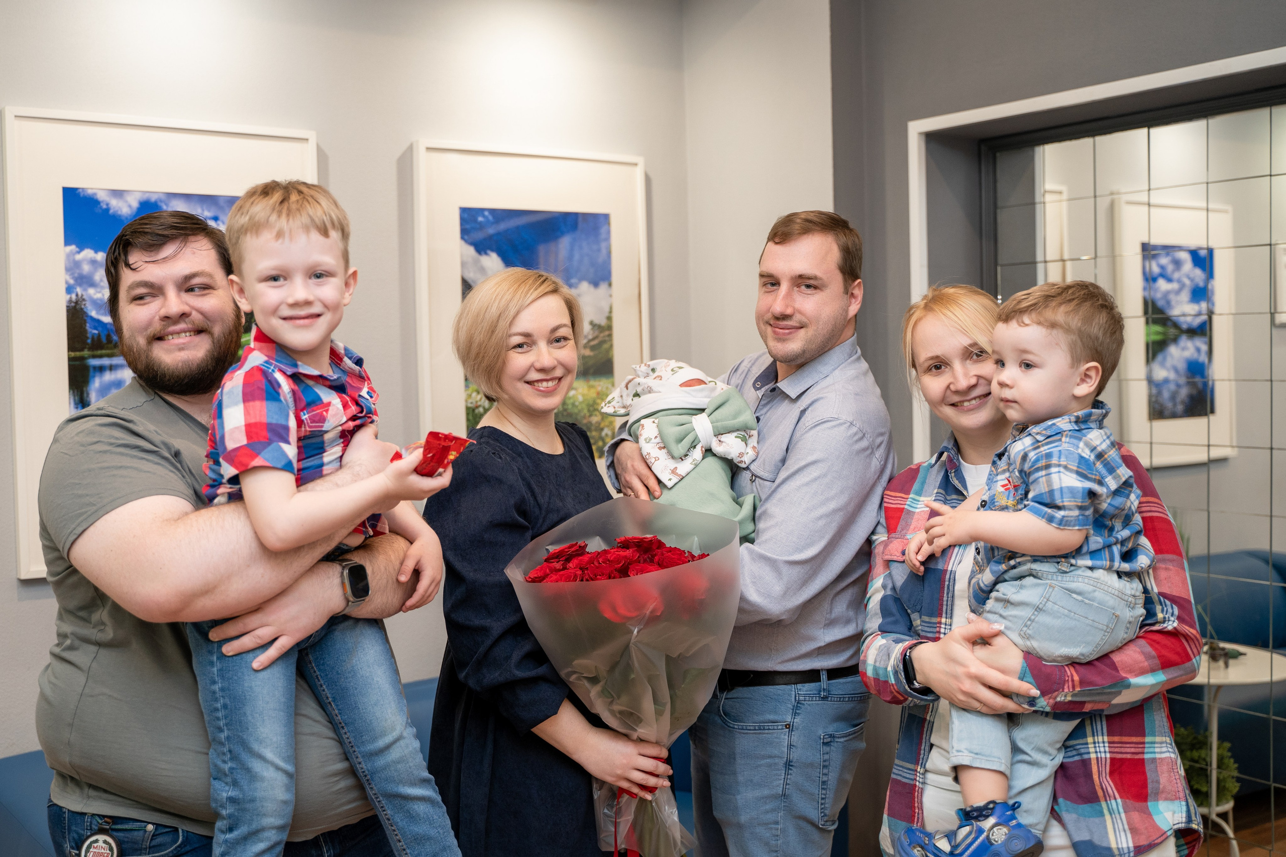 Фото выписки — заказать фотографа на выписку из роддома в Москве. Фотографы на роды в Москве. Фото и видео родов. Фотопроект «Продолжение рода»