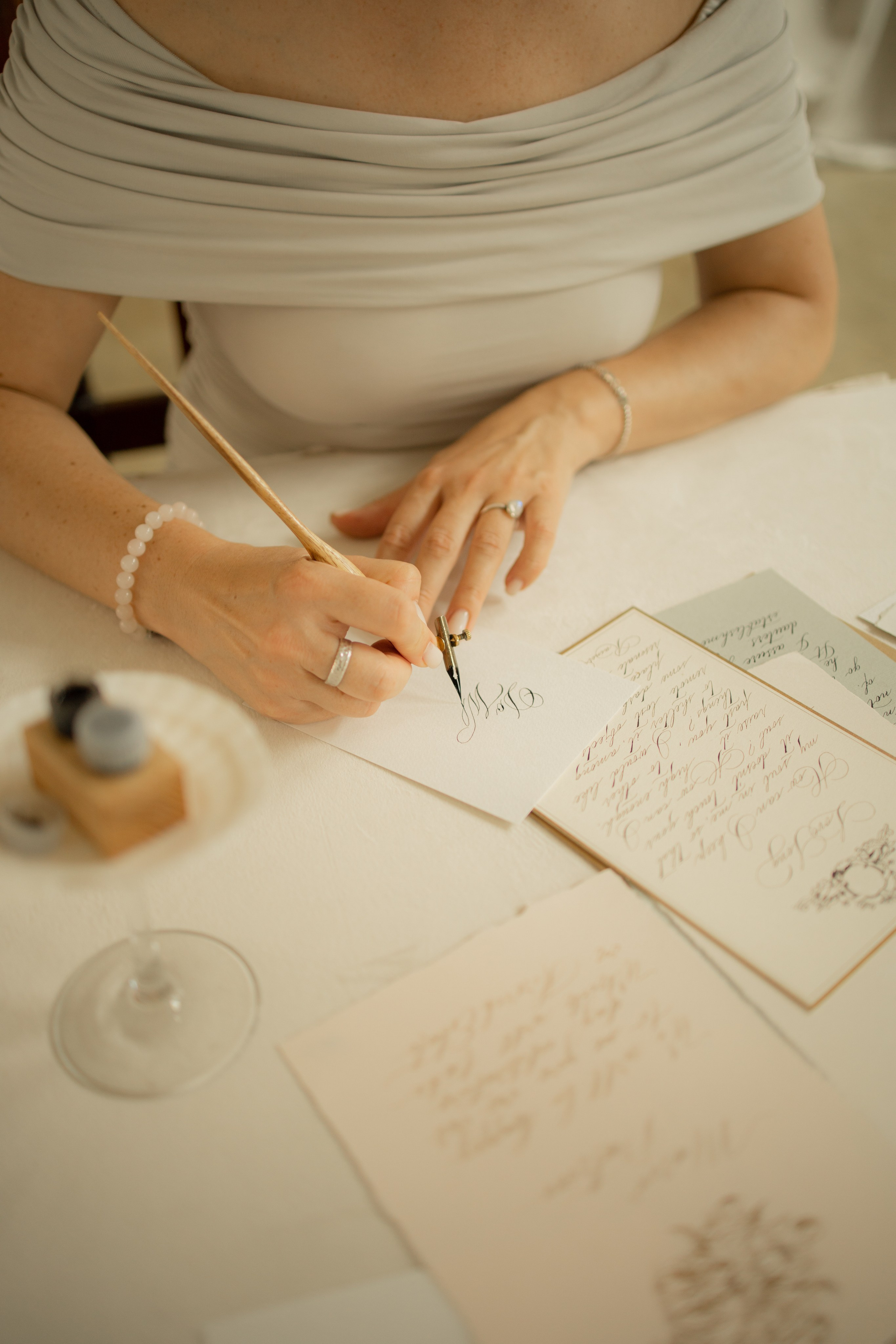 Каллиграфия. Женский фотограф Истра