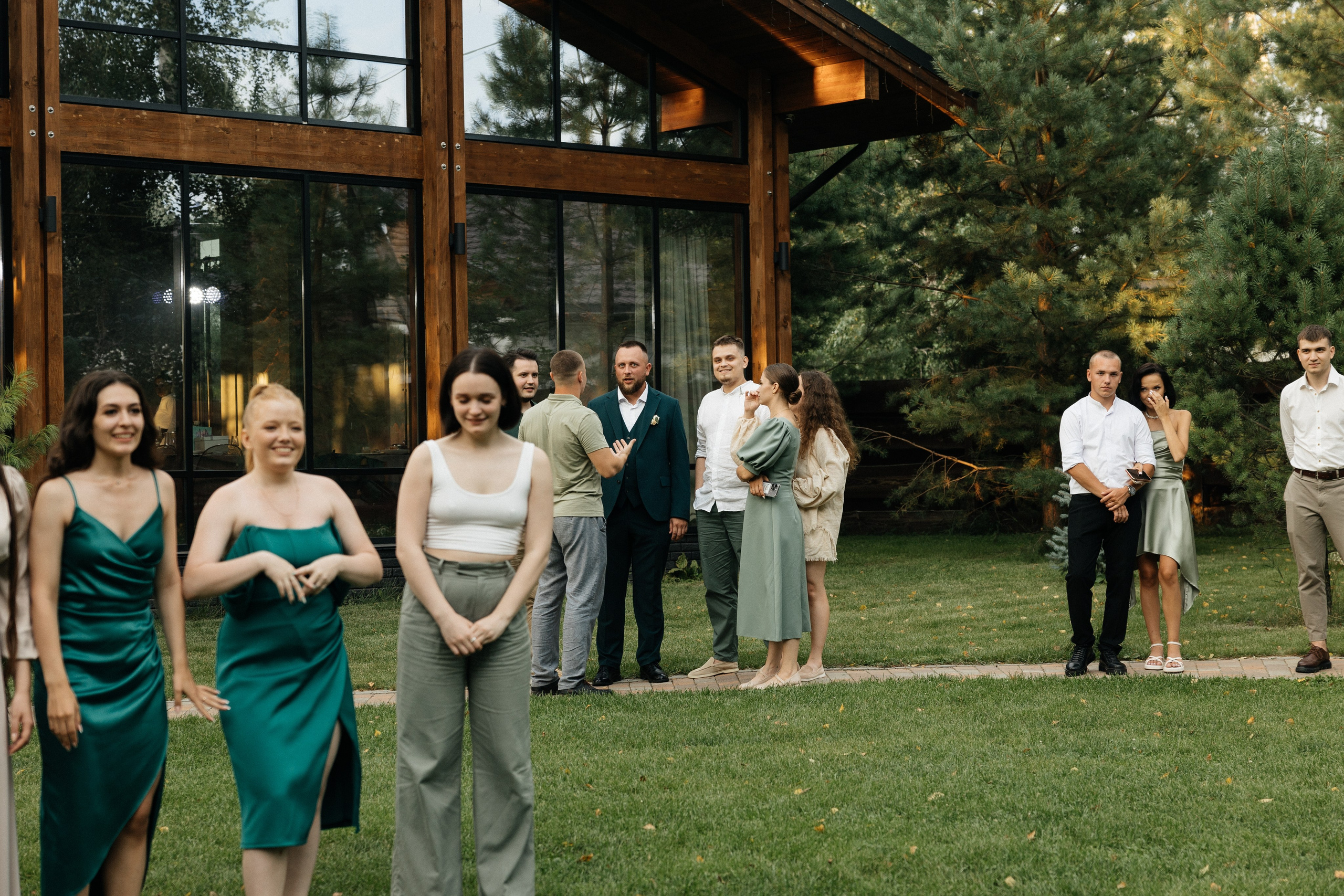 Свадебная история. Лесной Виладж. Свадебный и семейный фотограф Рассказова Виктория