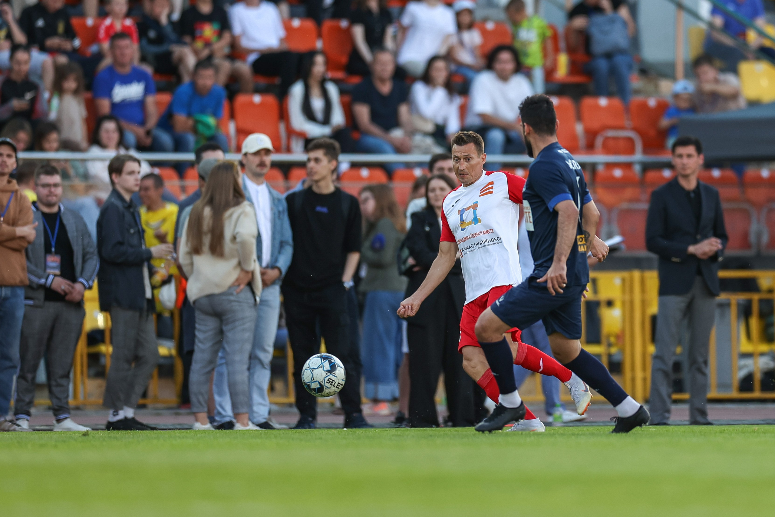 Благотворительный футбольный матч Друзья Бурмистрова vs ФК Fight Nights. Спортивный репортажный фотограф Казань Нафис Сиразетдинов
