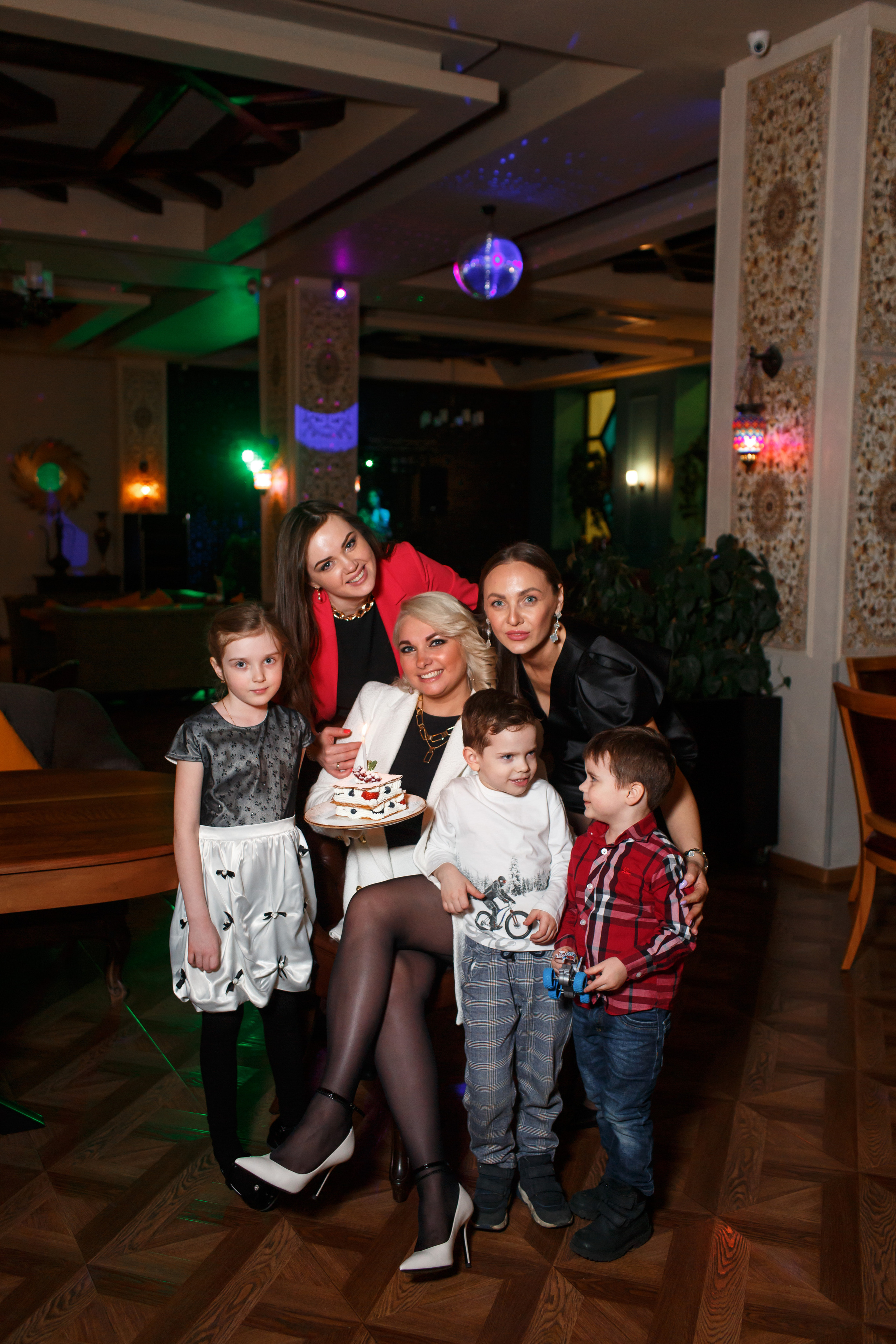 День рождения в ресторане «Дюшес». Свадебный и репортажный фотограф (Москва, Королев и другие)