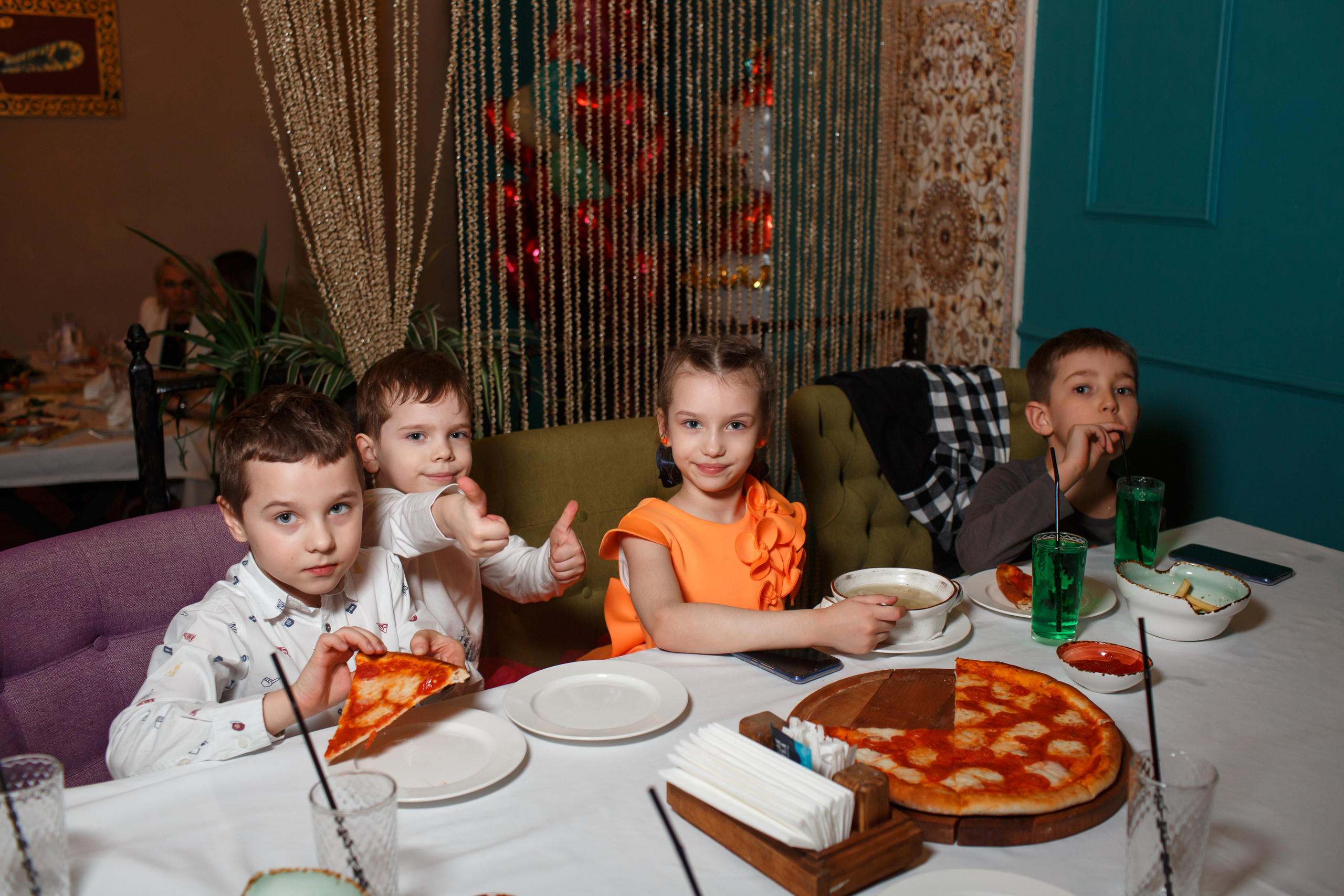 День рождения в ресторане «Дюшес». Свадебный и репортажный фотограф (Москва, Королев и другие)