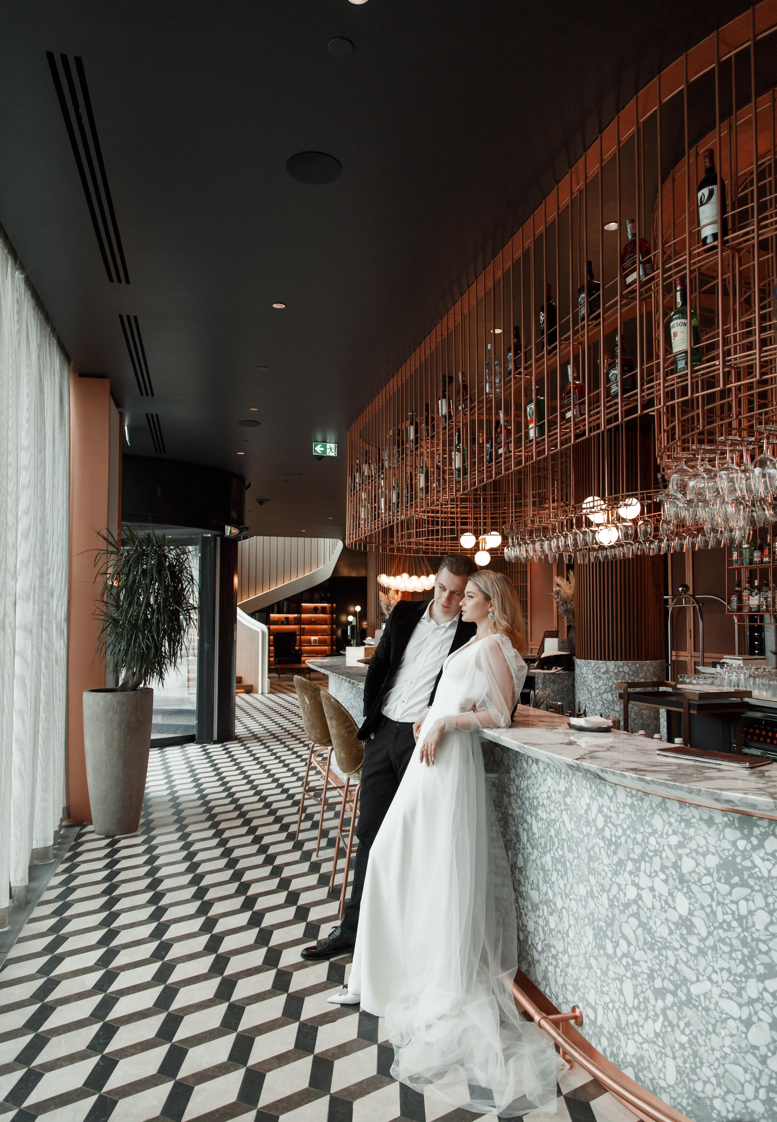 Свадебная фотосессия в отеле Movenpick. Свадебный и репортажный фотограф (Москва, Королев и другие)