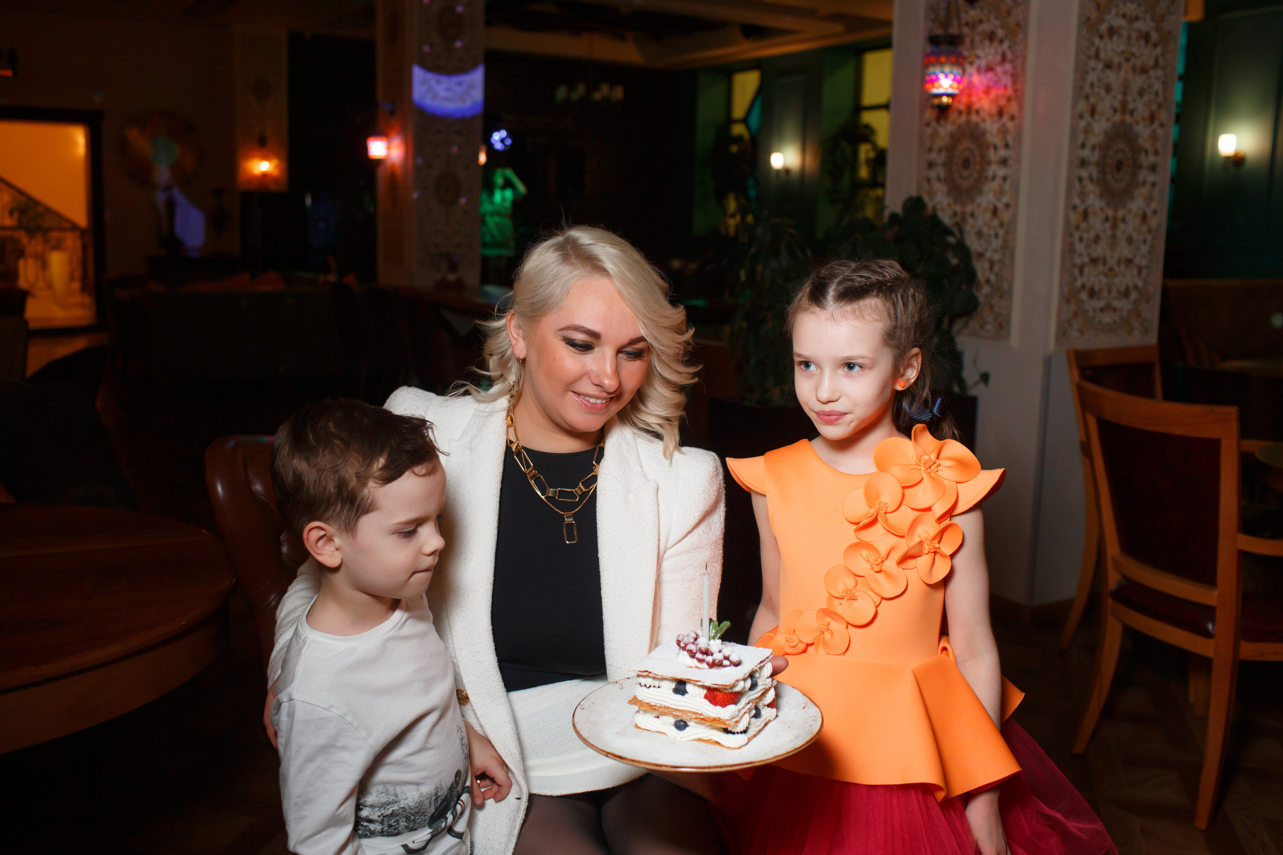 День рождения в ресторане «Дюшес». Свадебный и репортажный фотограф (Москва, Королев и другие)