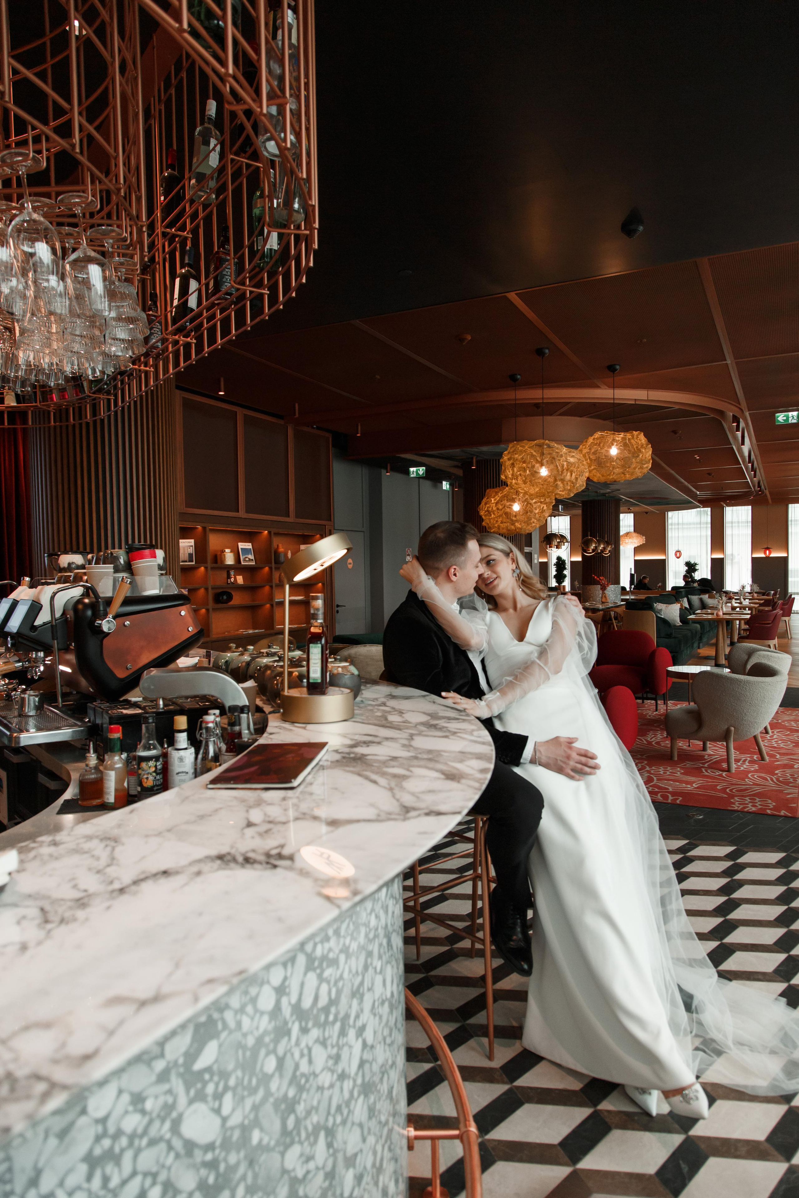 Свадебная фотосессия в отеле Movenpick. Свадебный и репортажный фотограф (Москва, Королев и другие)