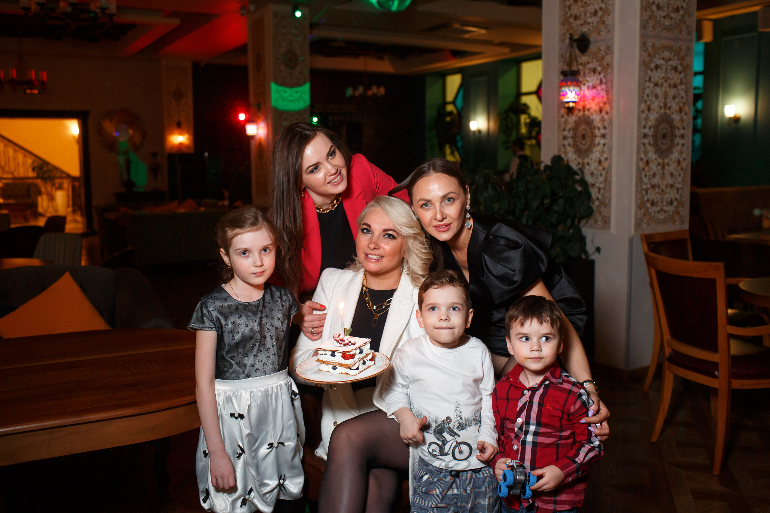 День рождения в ресторане «Дюшес». Свадебный и репортажный фотограф (Москва, Королев и другие)