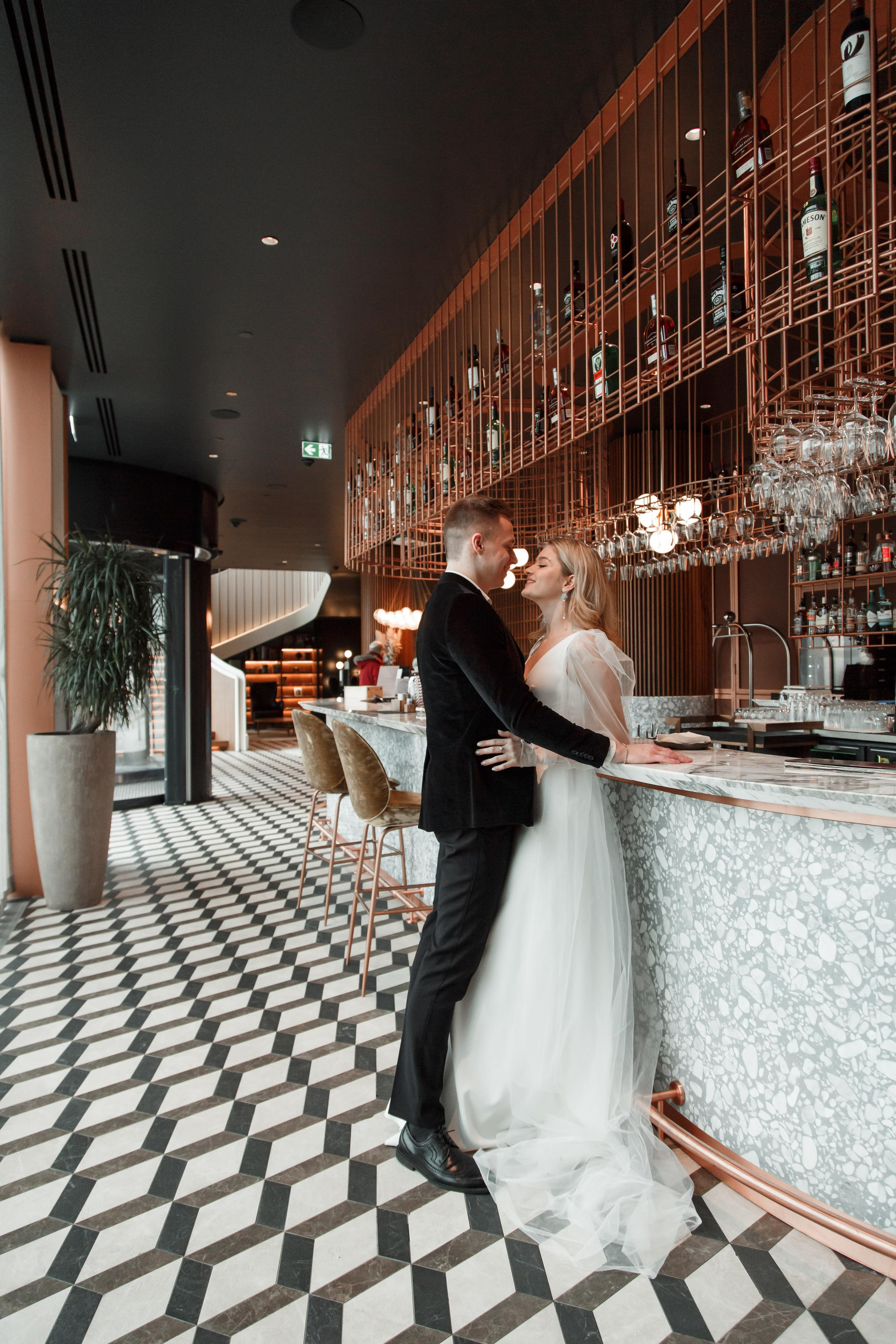 Свадебная фотосессия в отеле Movenpick. Свадебный и репортажный фотограф (Москва, Королев и другие)