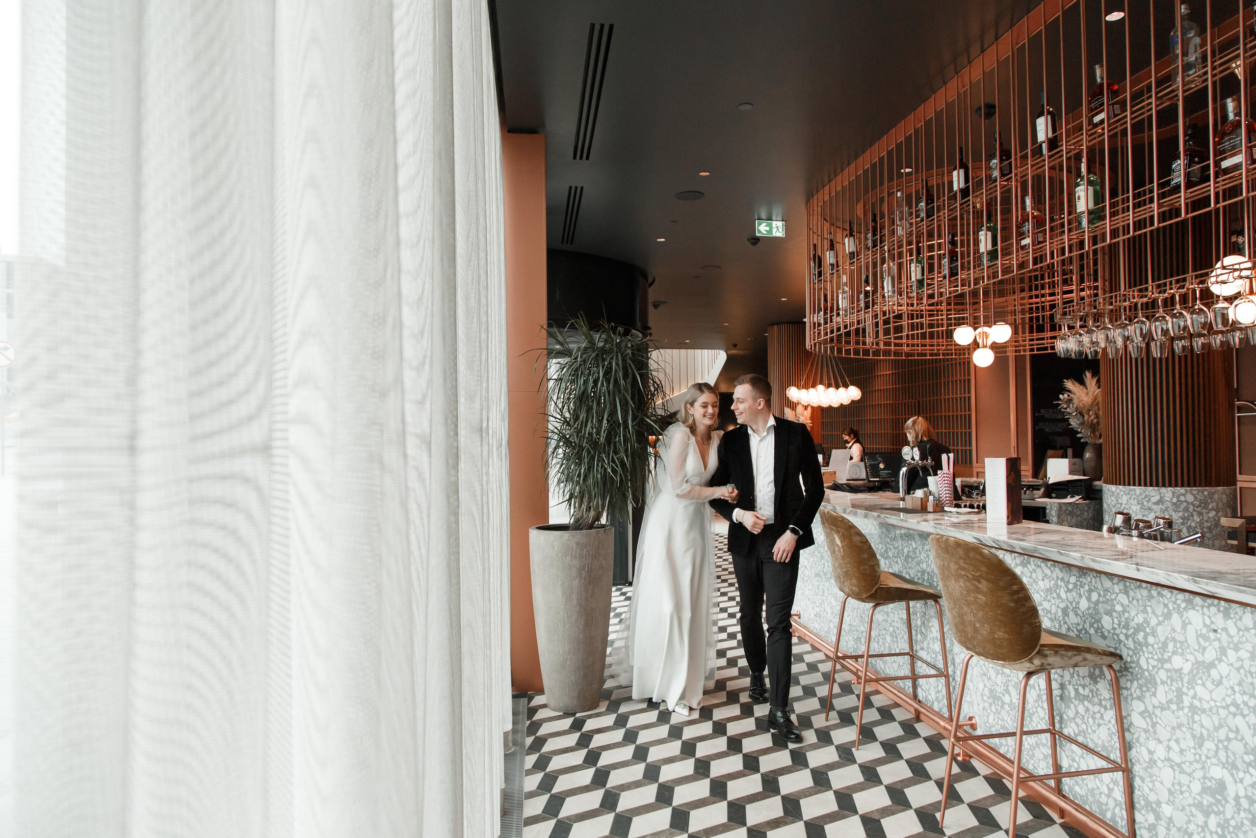 Свадебная фотосессия в отеле Movenpick. Свадебный и репортажный фотограф (Москва, Королев и другие)