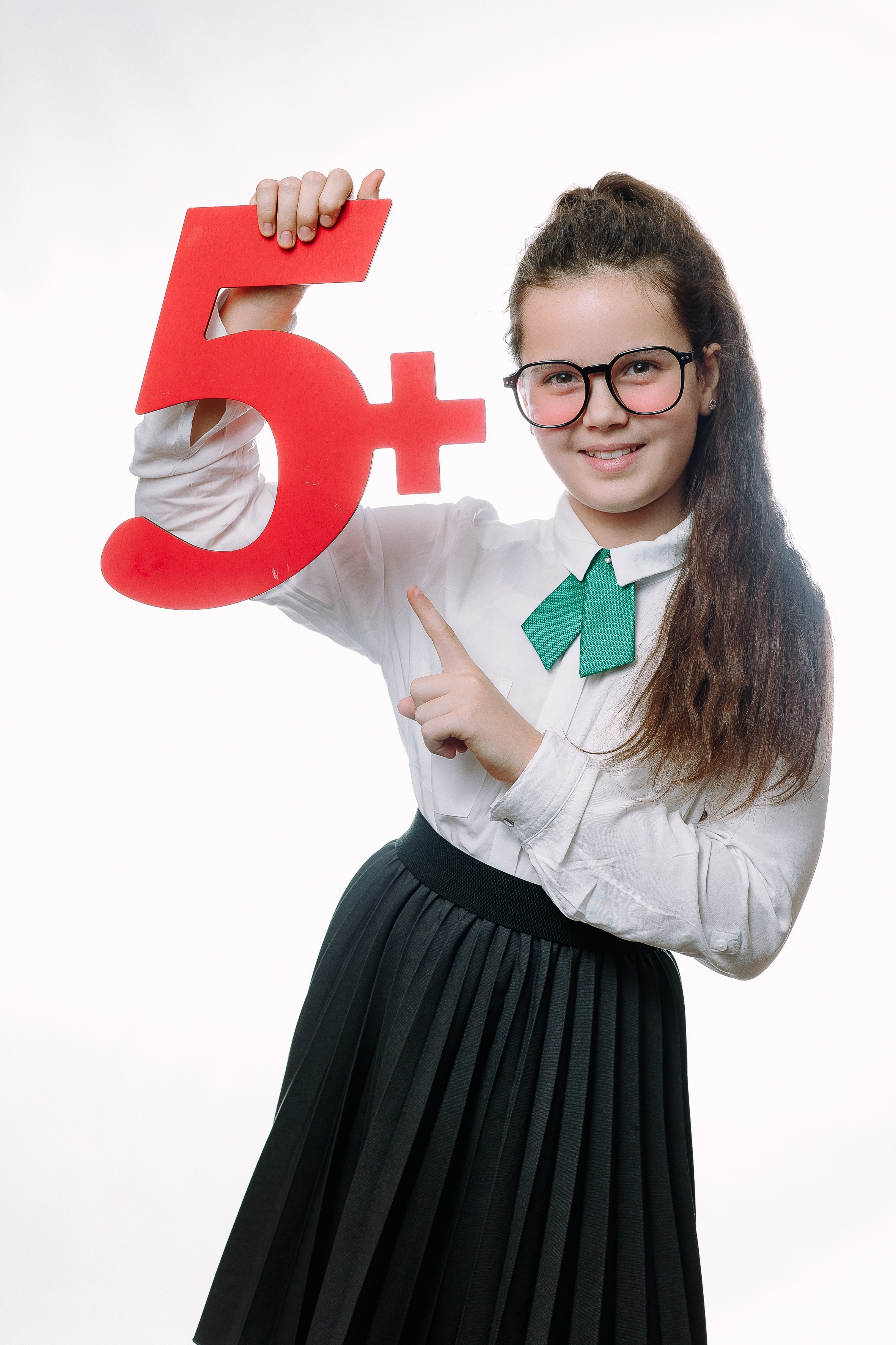 Портрет на светлом фоне- начальная школа. Выпускные альбомы Натальи Бутко: Новороссийск, Анапа, Геленджик