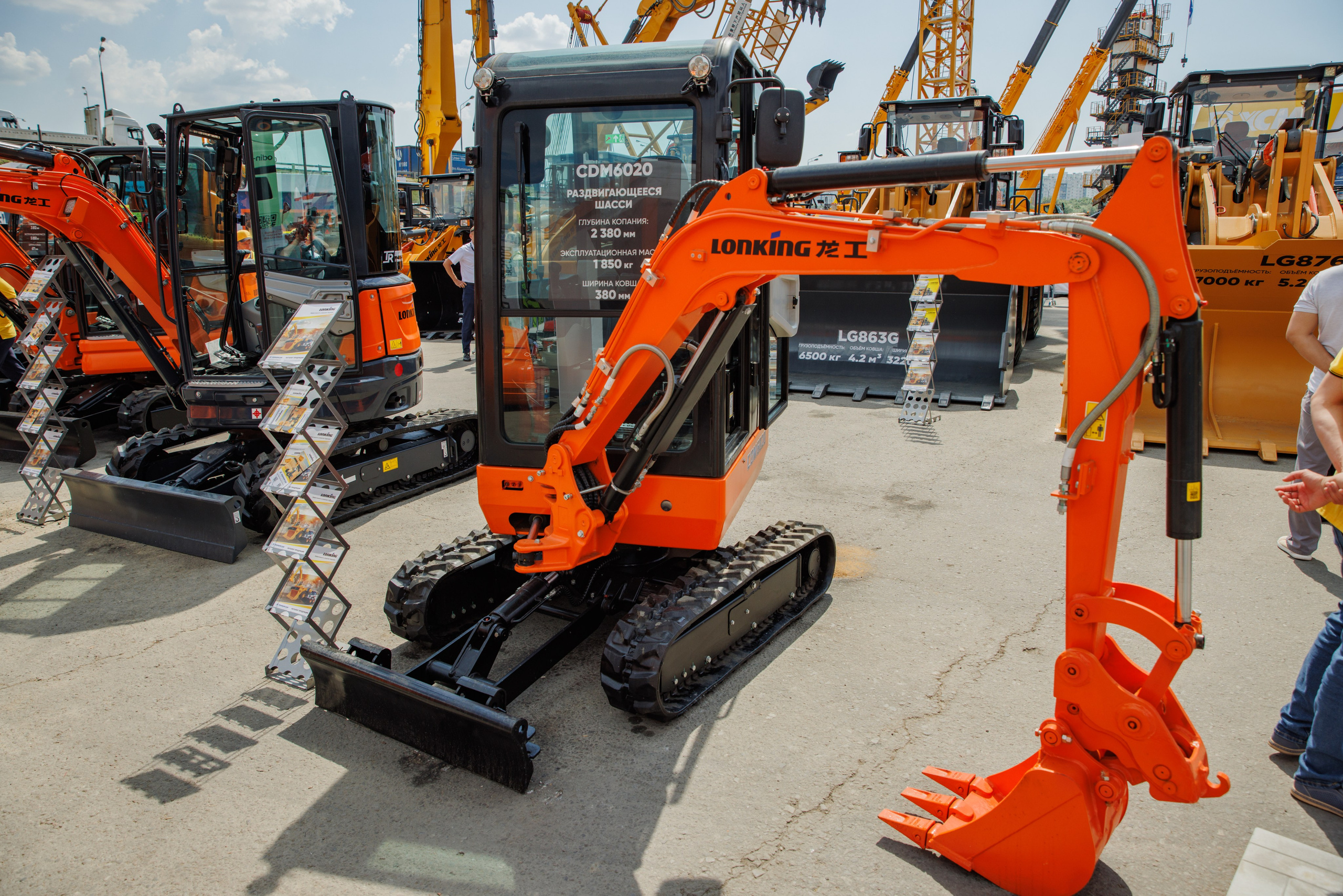 Выставка Спец. Техники. Фотограф Москва Шептаев Артём