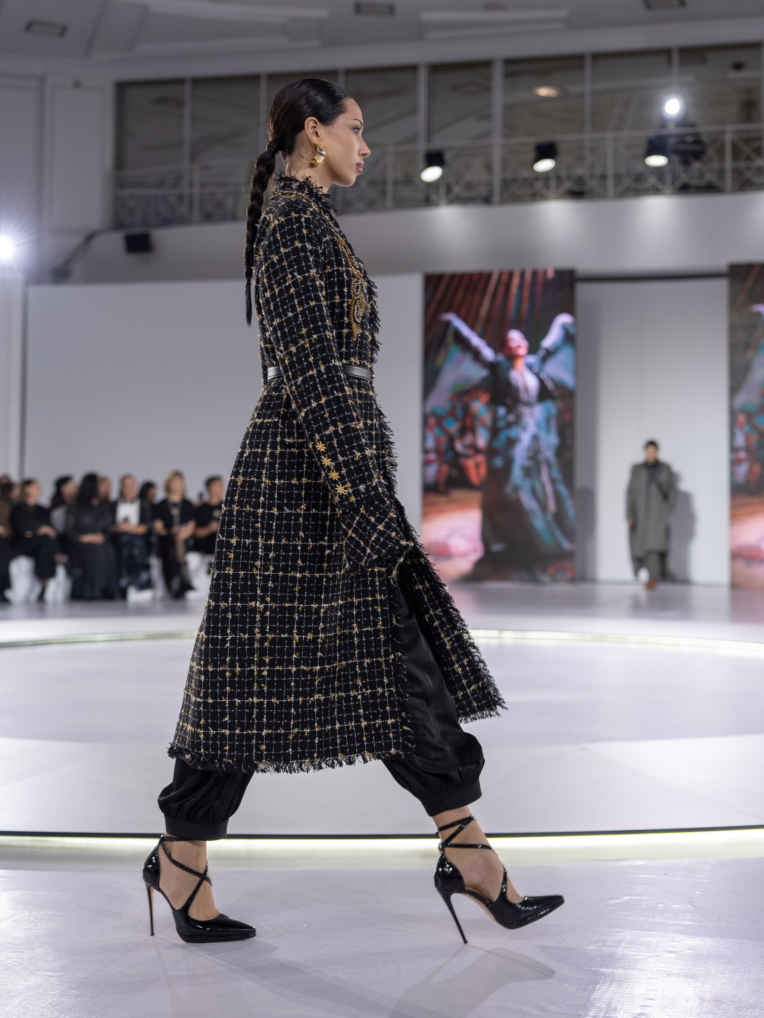 Дизайнер Aida Kaumenova. Сайт Алматинского НЮ АРТ, будуар и фэшн фотографа Дениса Карпенко