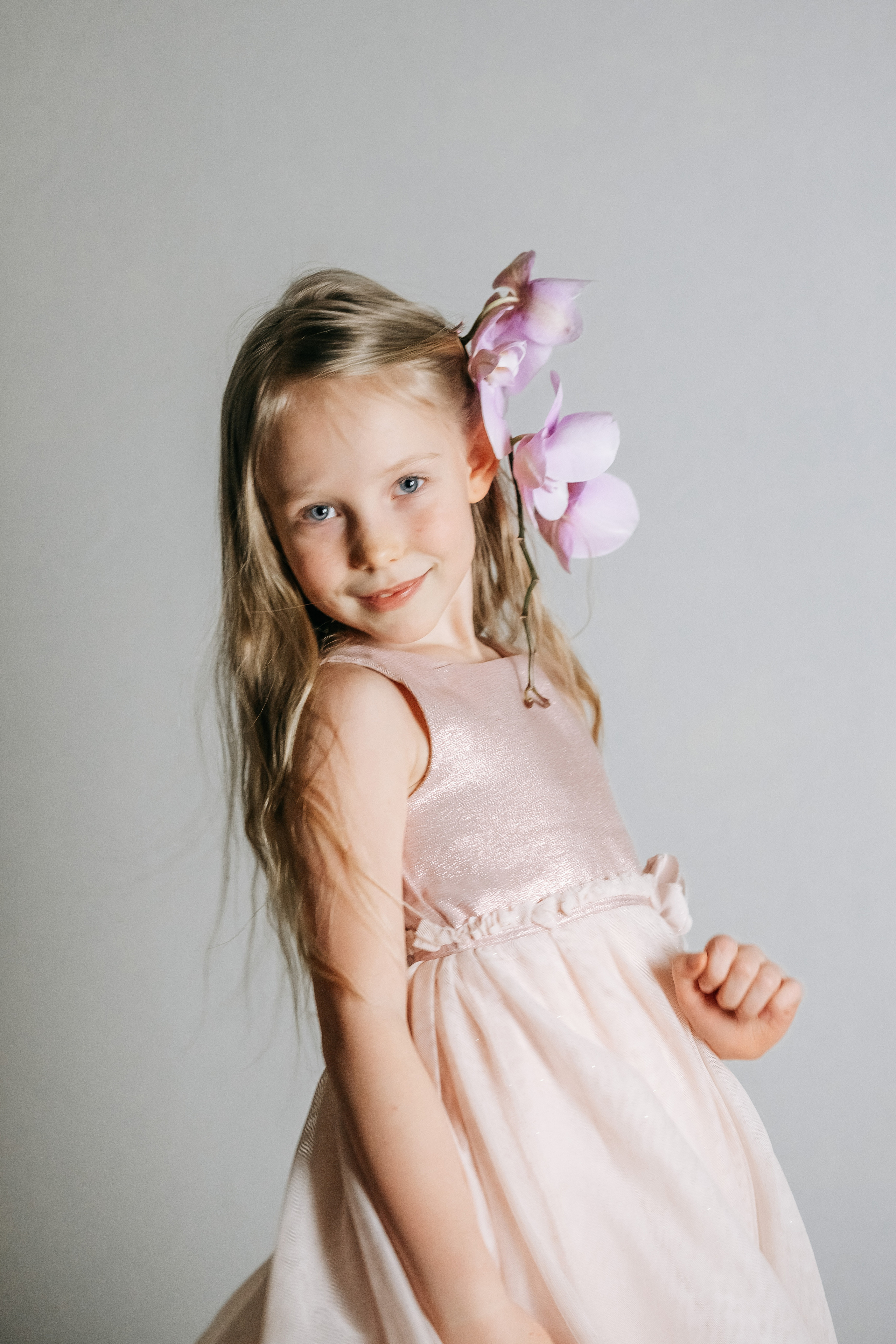 Полина с орхидеей. Женский и детский фотограф в Нытве Людмила Безгодова