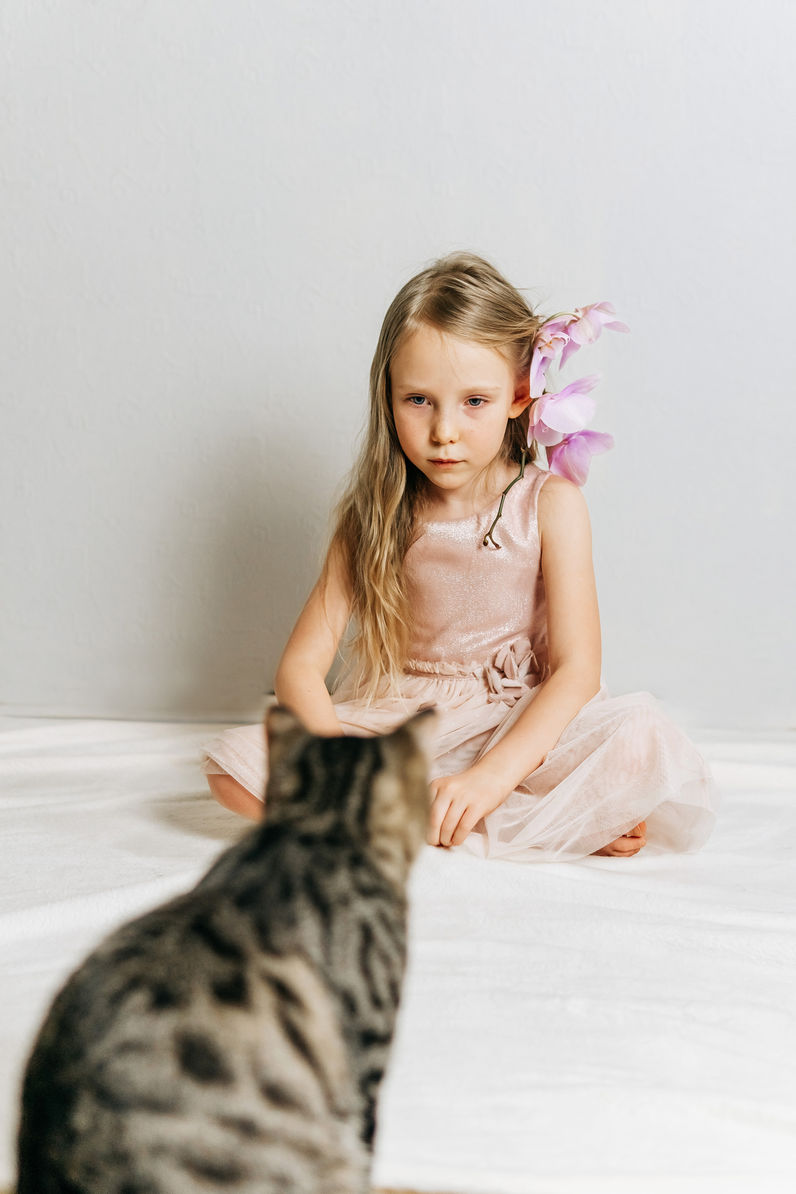 Полина с орхидеей. Женский и детский фотограф в Нытве Людмила Безгодова