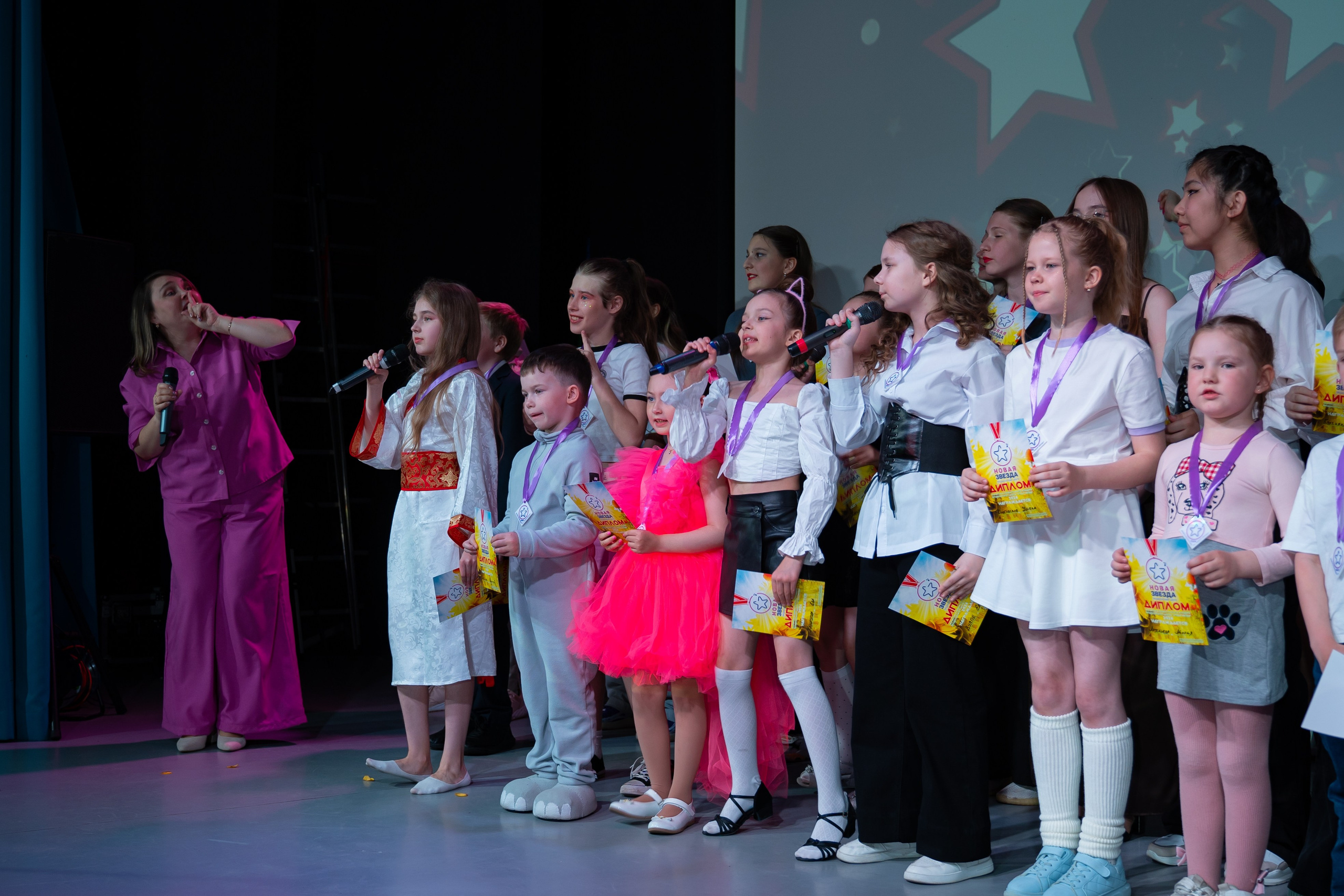 Отчетный концерт продюсерского центра «Новая Звезда». Фото / Видеосъемка в Москве