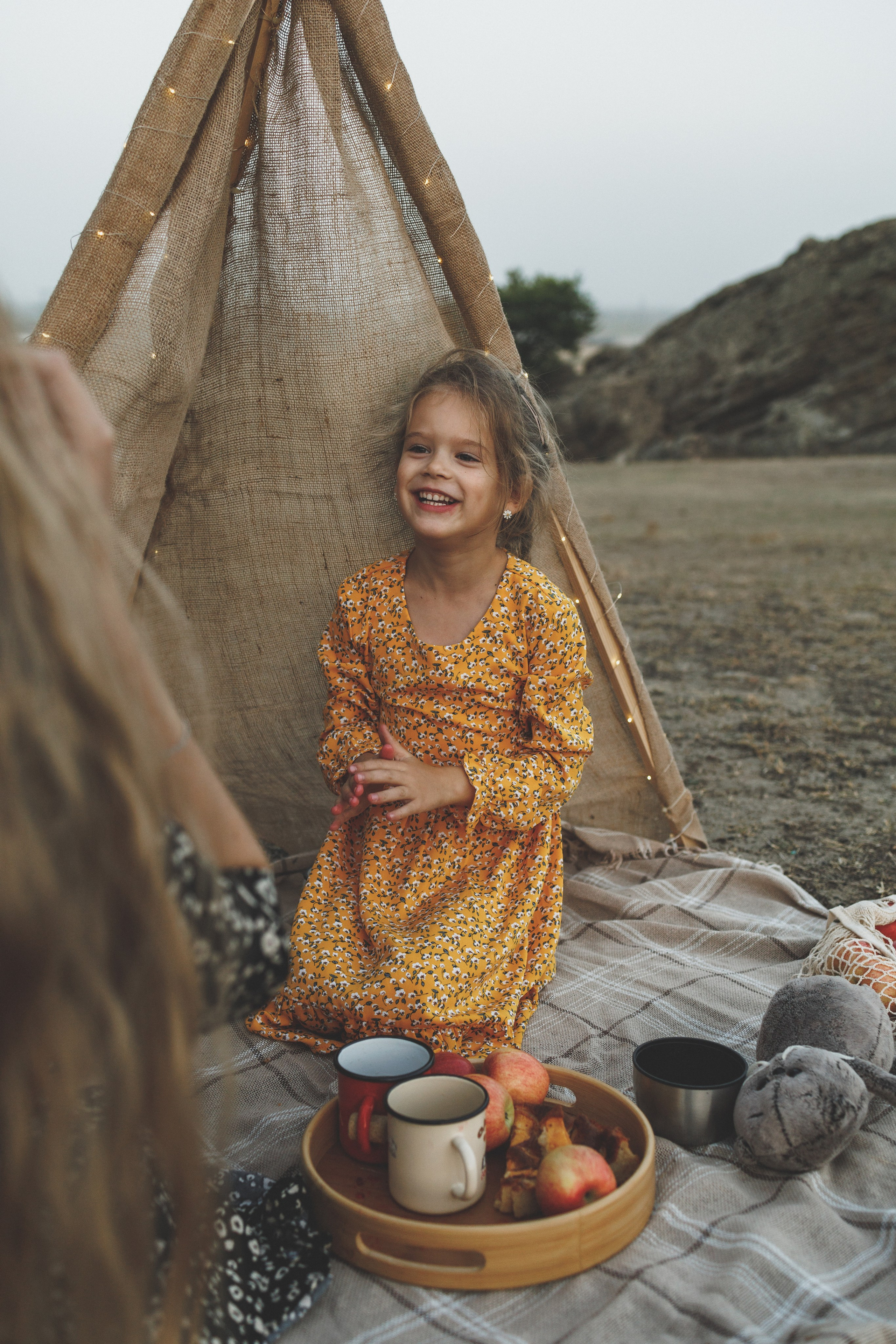 Пикник со светящимся шалашом. Фотограф в Дагестане Кира Молькова