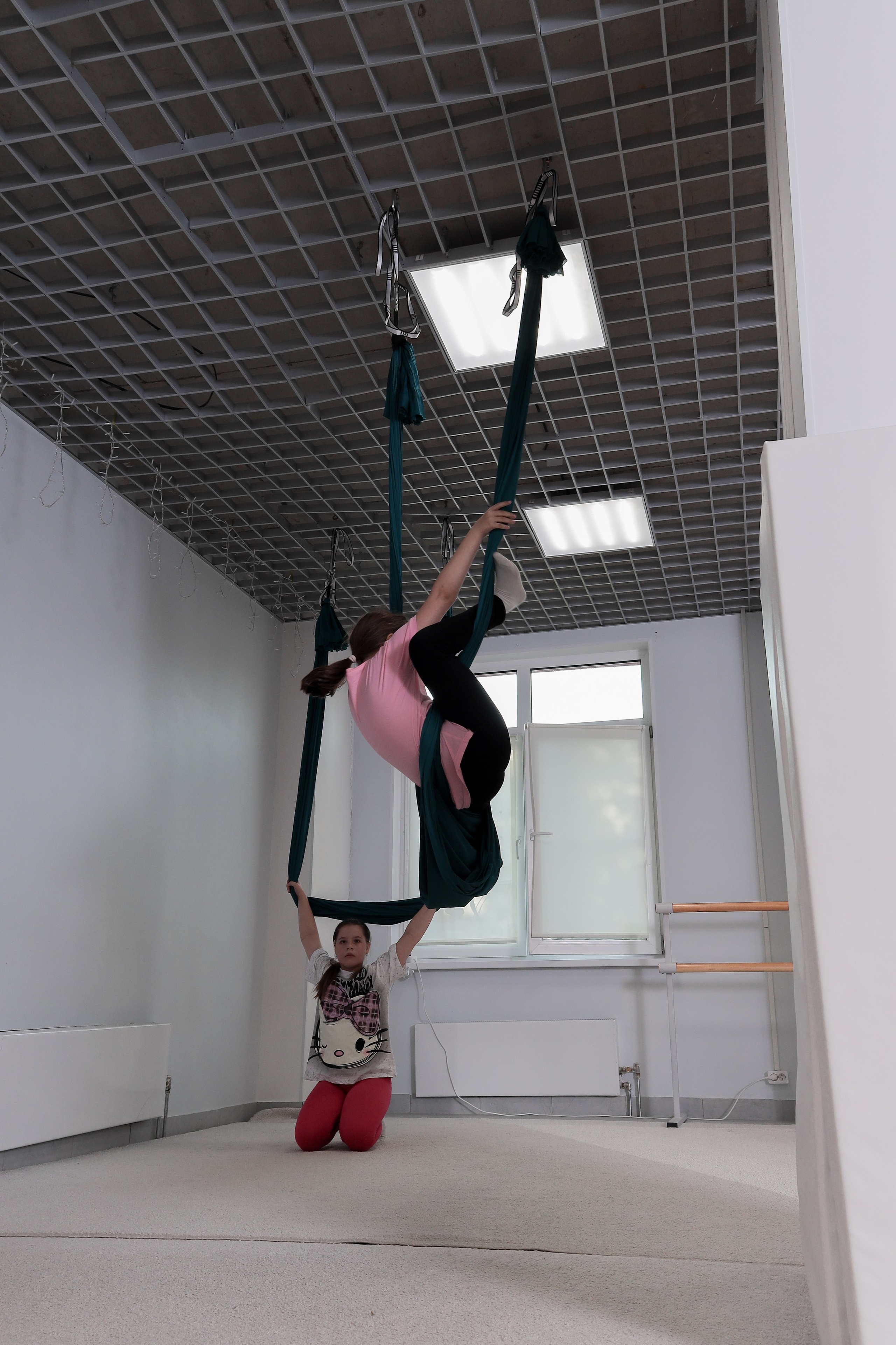 Детская аэройога. Фотограф Надршина Лилия