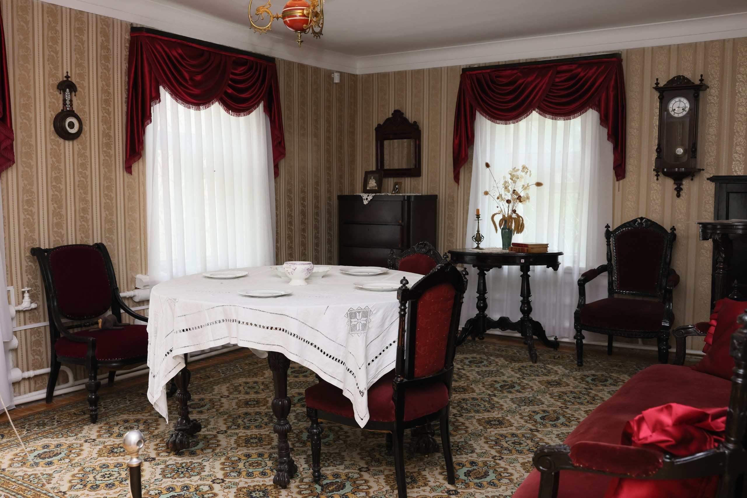 Усадьба Вересаева. Гости в саду. Фотограф в Туле Крупский АнДРей. Фотостудия «КАДР71» в Туле