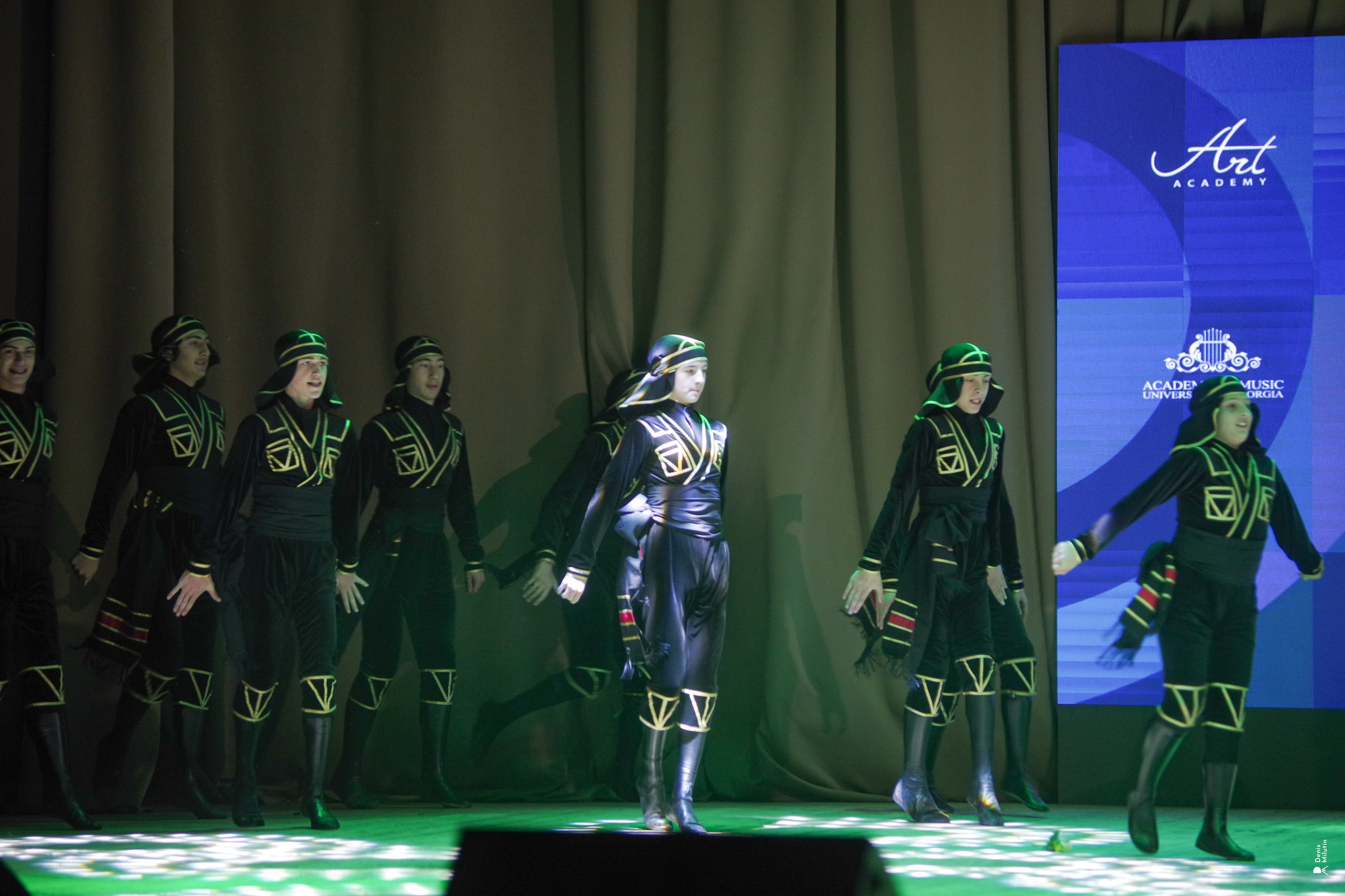 Танцы в Хоби. Портретный фотограф Денис Милютин