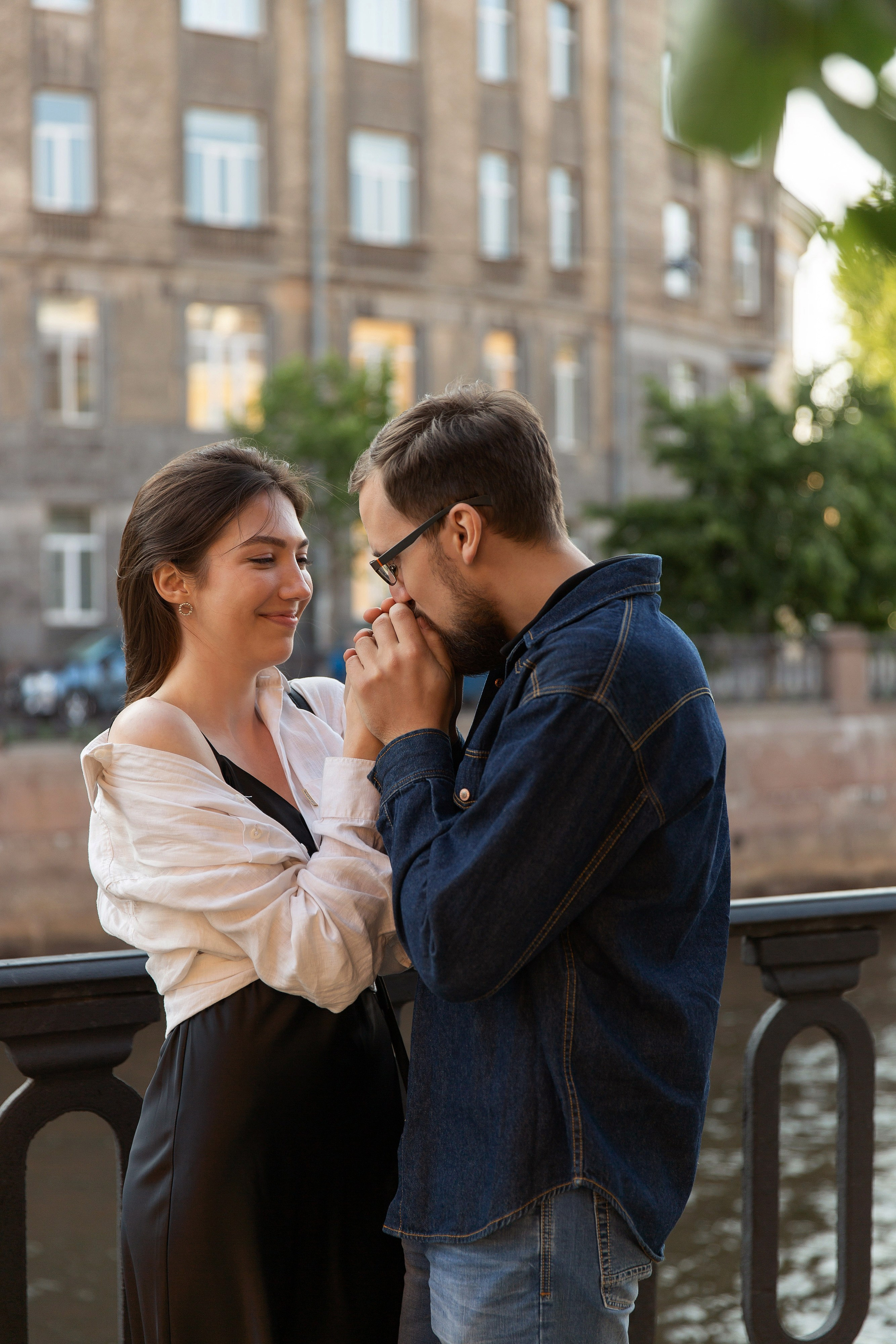 Фотосессия истории любви в центре Петербурга. Свадебный и портретный фотограф в Санкт-Петербурге Надежда Чечулина