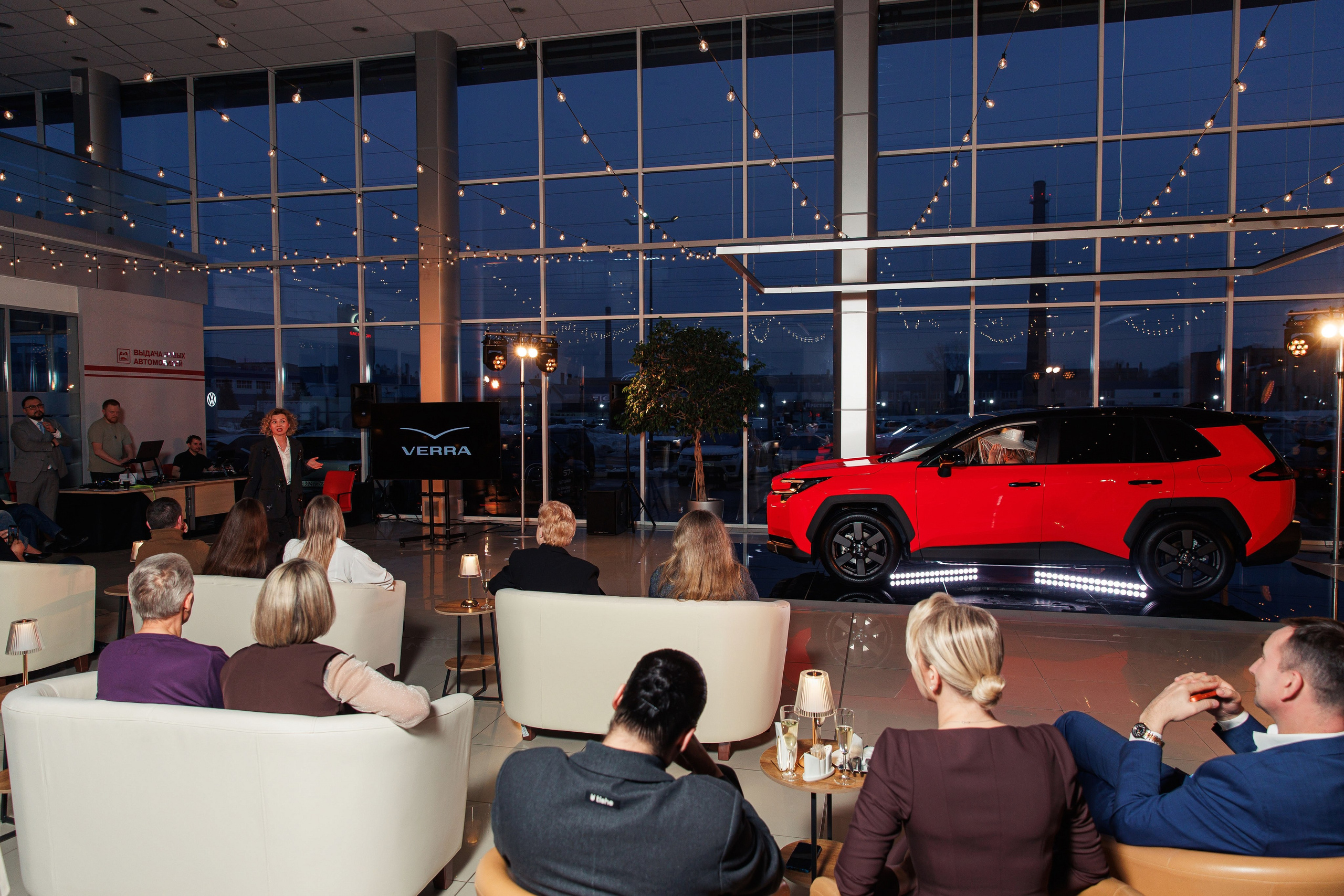 Презентация новой Toyota RAV4. Репортажный и свадебный фотограф в Уфе Павел Кожевников