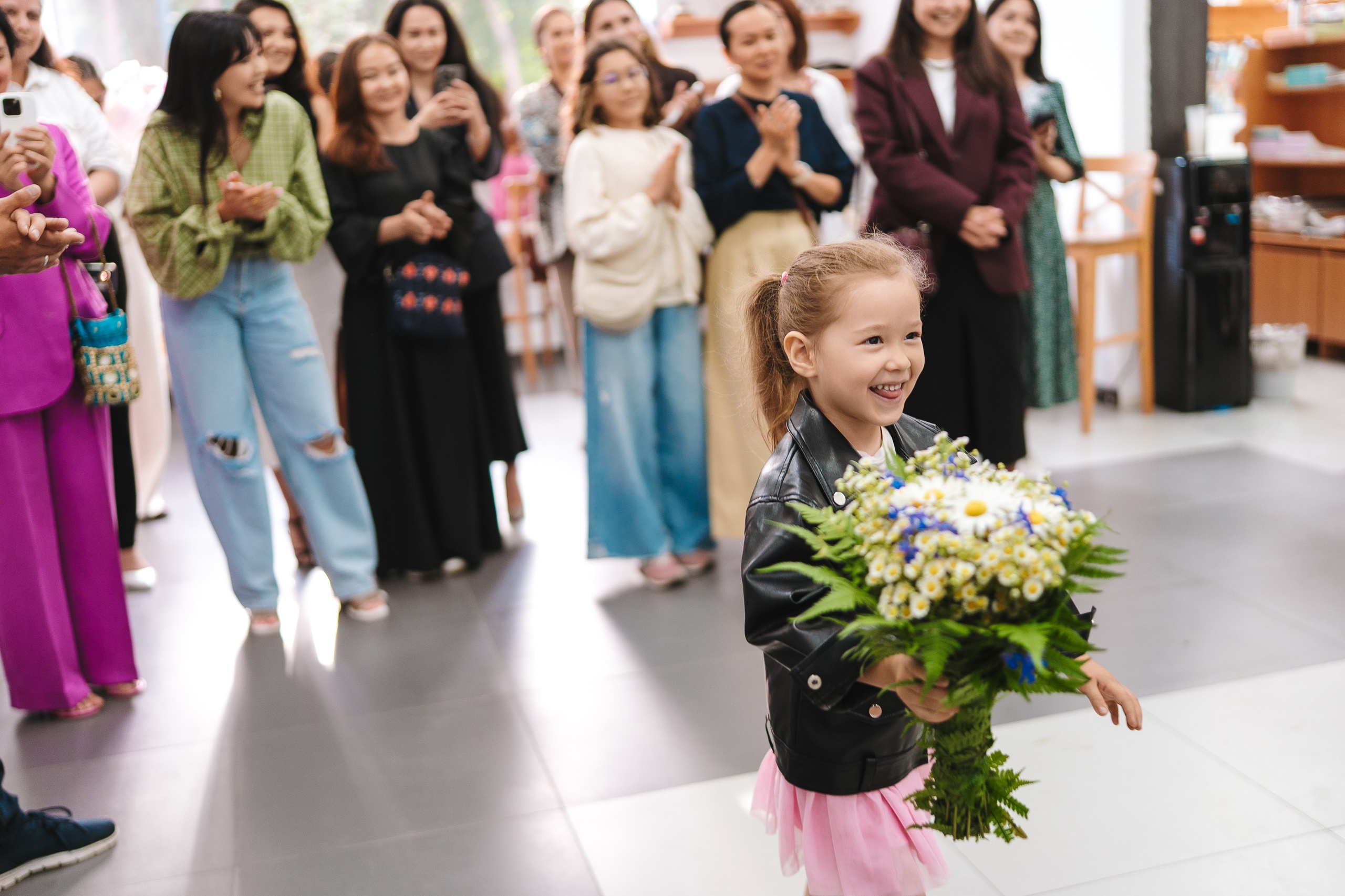 Фотосъёмка выставки детского фотографа в Уфе — репортаж и живые эмоции