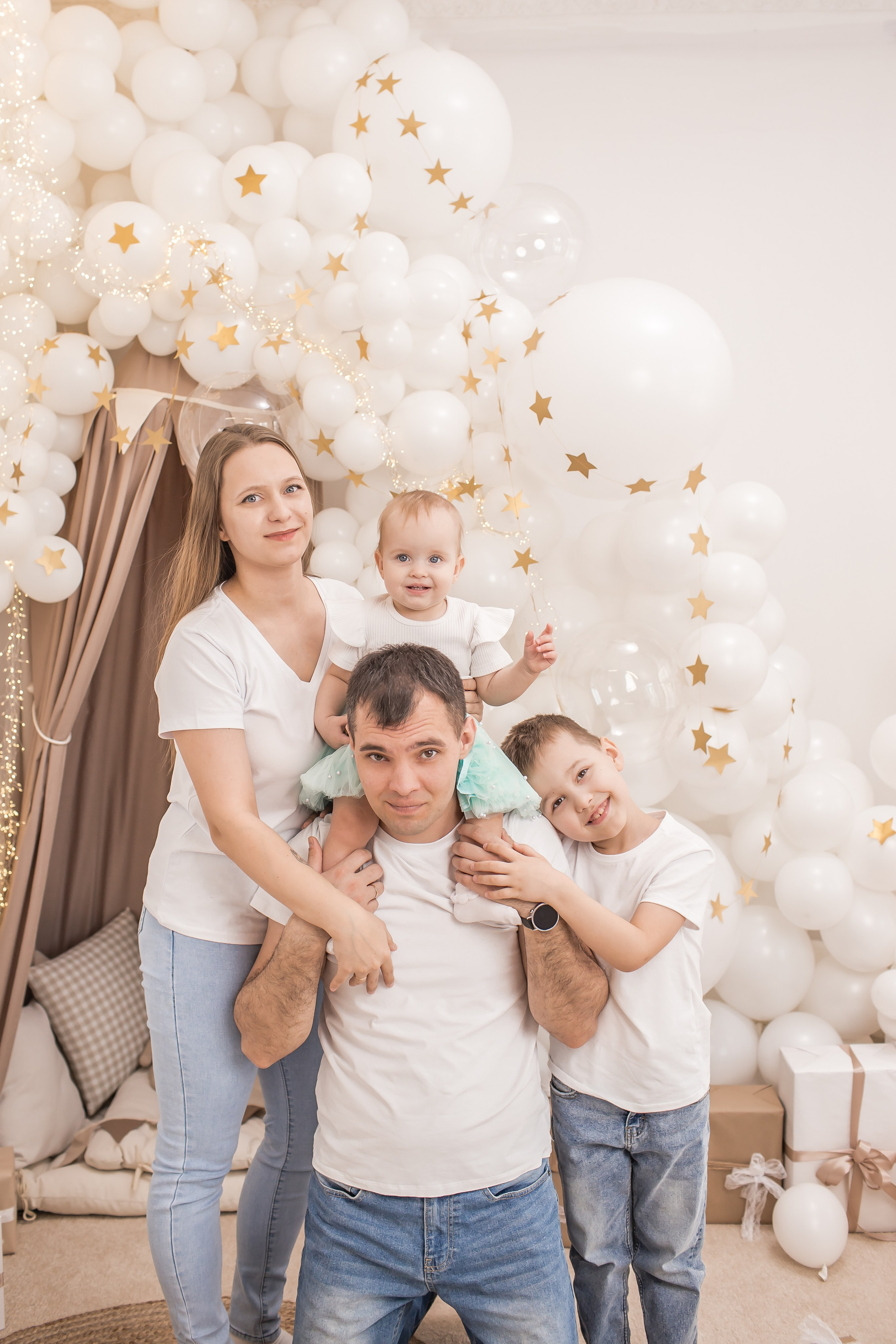 СЕМЕЙНЫЕ кадры. Детский семейный фотограф на первый годик город Новосибирск Дымова Светлана пакеты всё включено 1-3 года