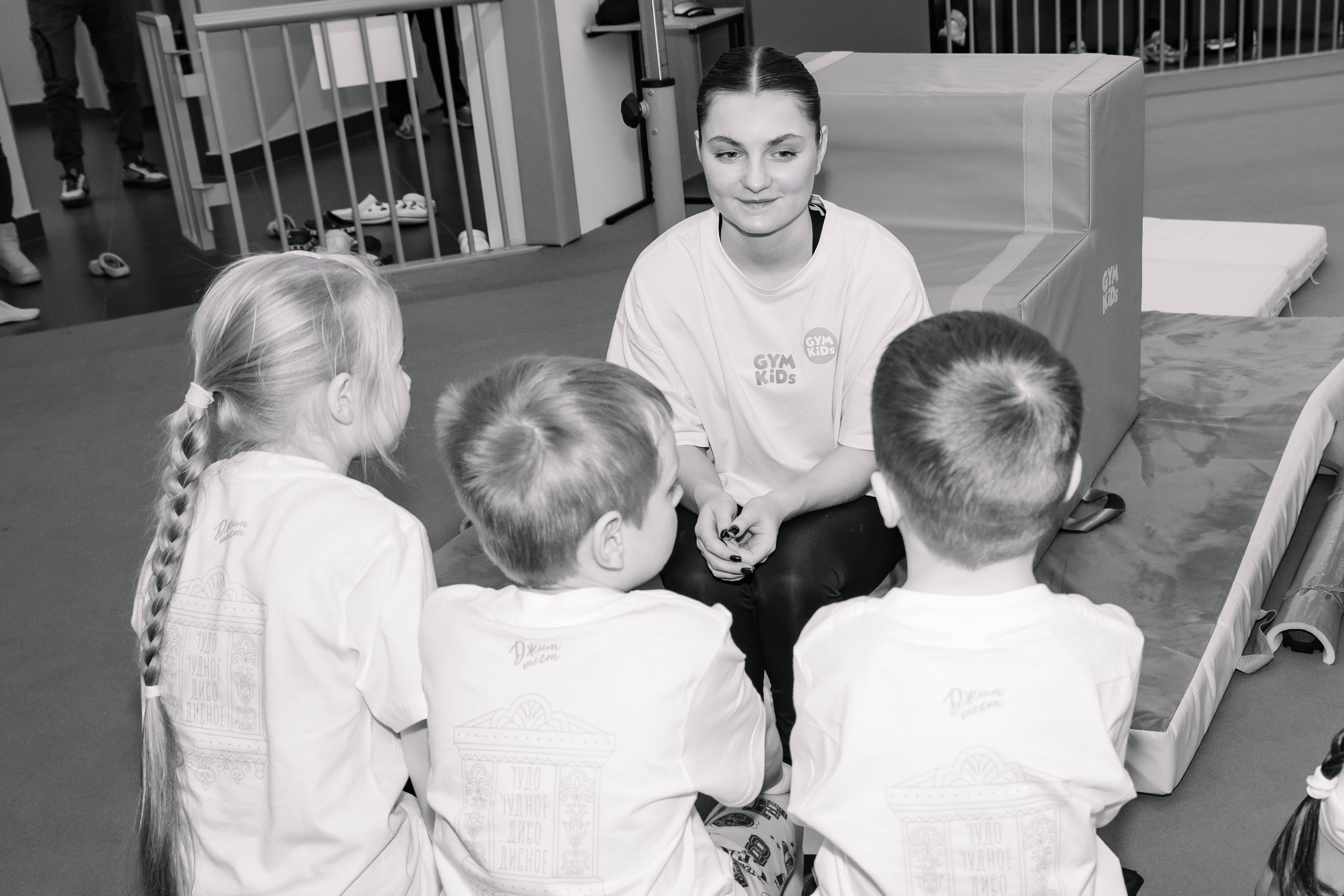 Соревнования по гимнастике в Gymkids Чертаново. Профессиональный фотограф в Москве | Заказать фотосессию и съемку