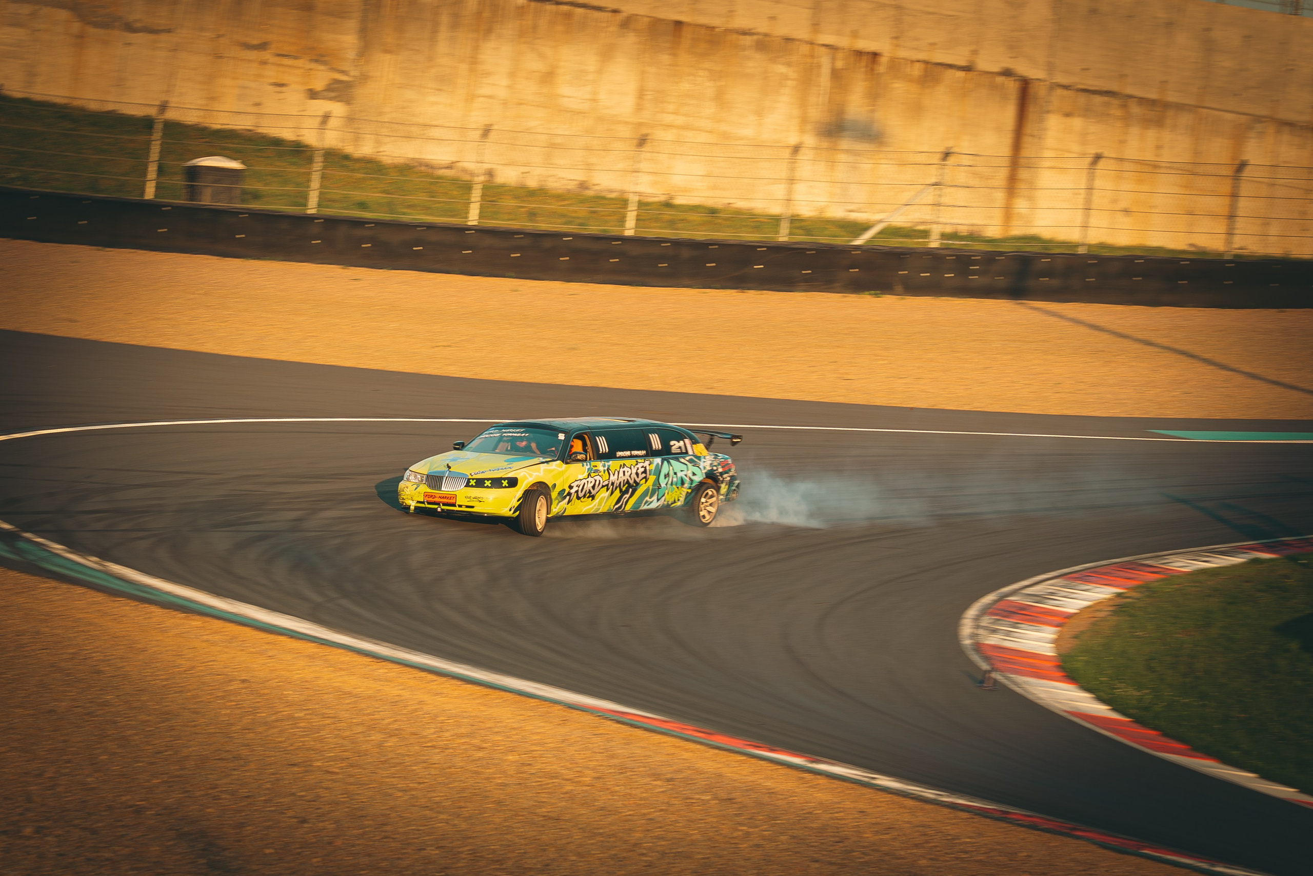 Трек-день Игора Драйв. Портретный и автомобильный фотограф в Санкт-Петербурге Евгений Черепанов