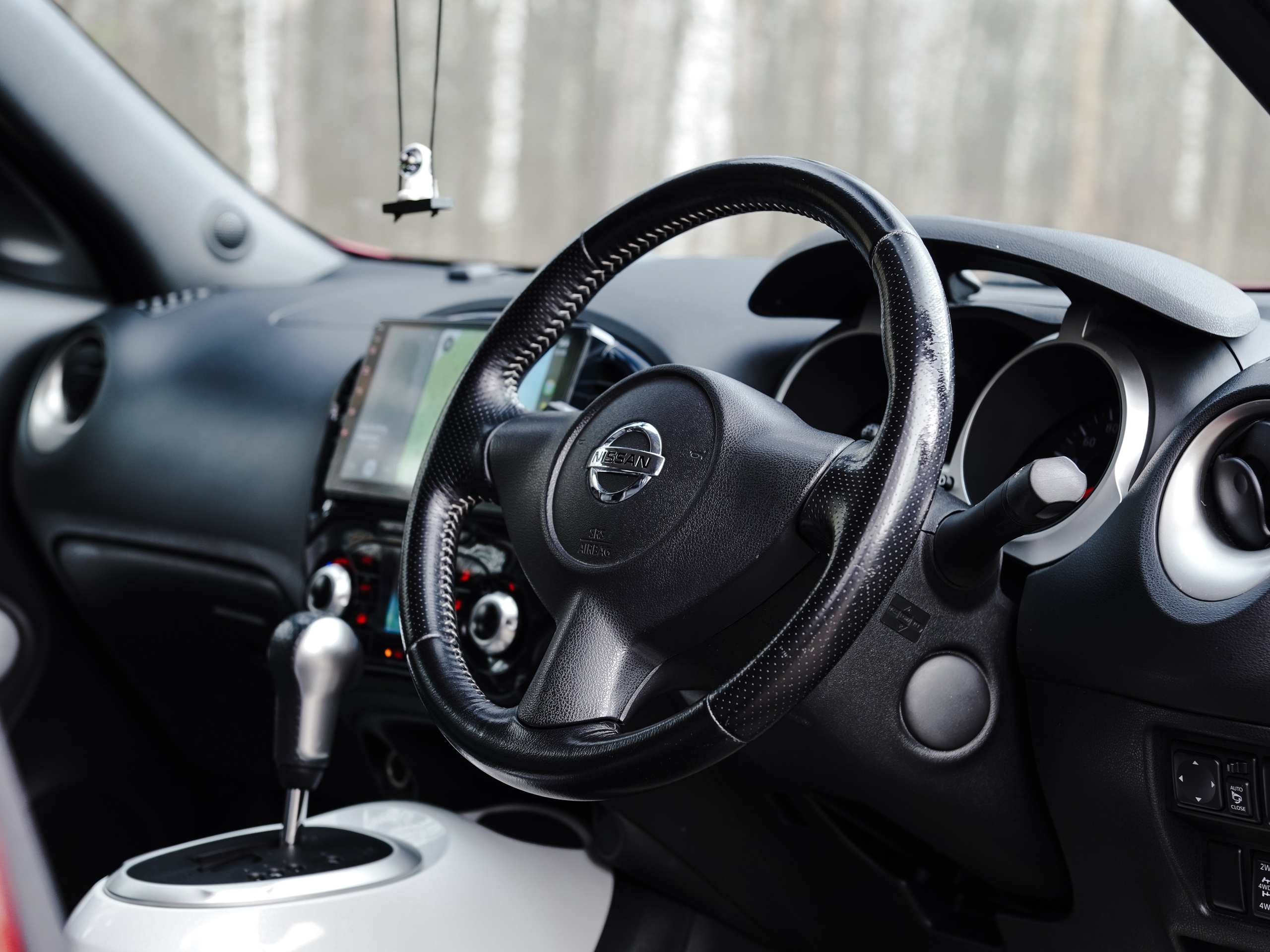 NISSAN JUKE JAPAN. Opasnophoto