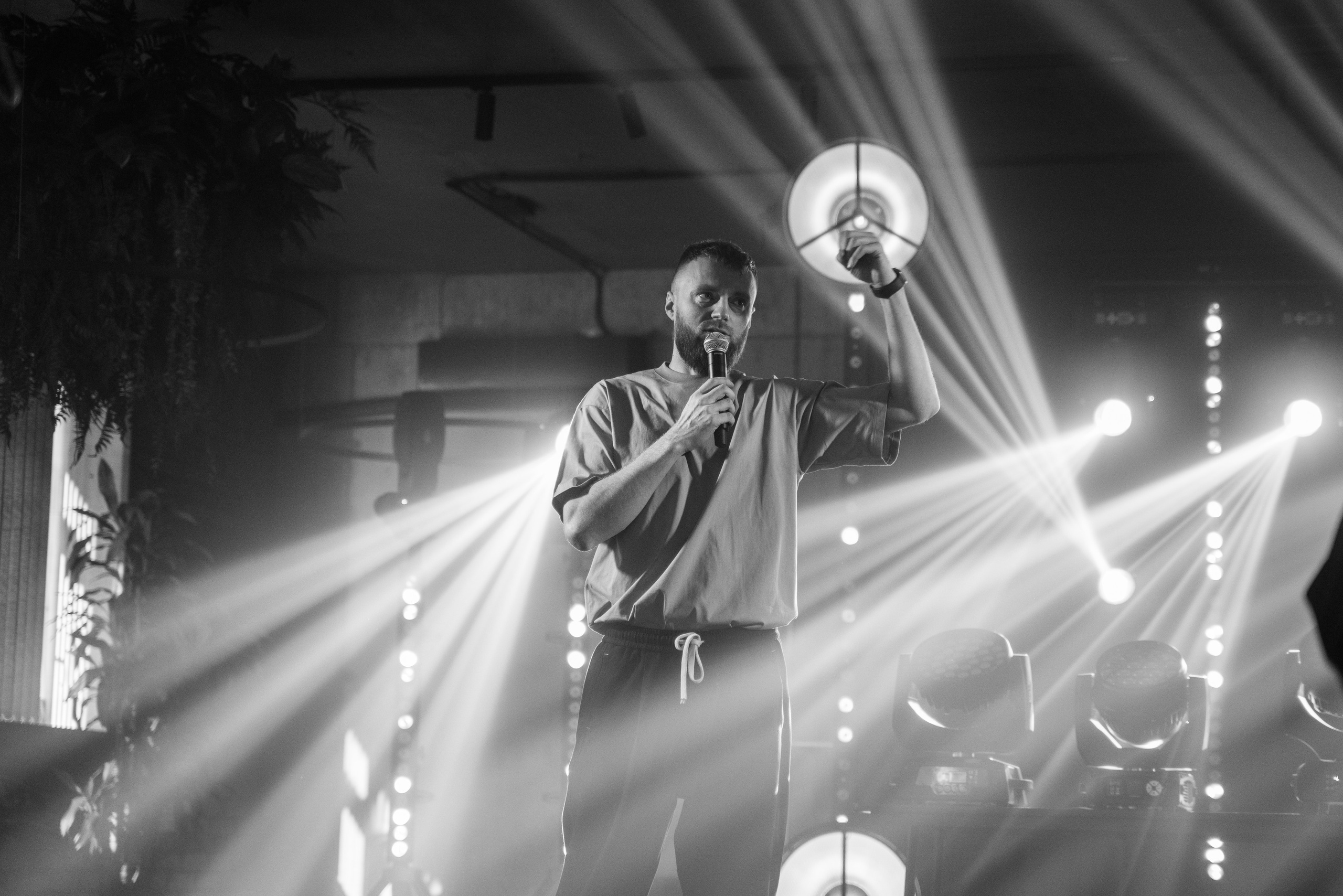 Репортажные съемки. Дипломированный фотограф в Новосибирске. Фотографирую свадьбы, репортажи, индивидуальные фотосессии, lovestory(семейные)