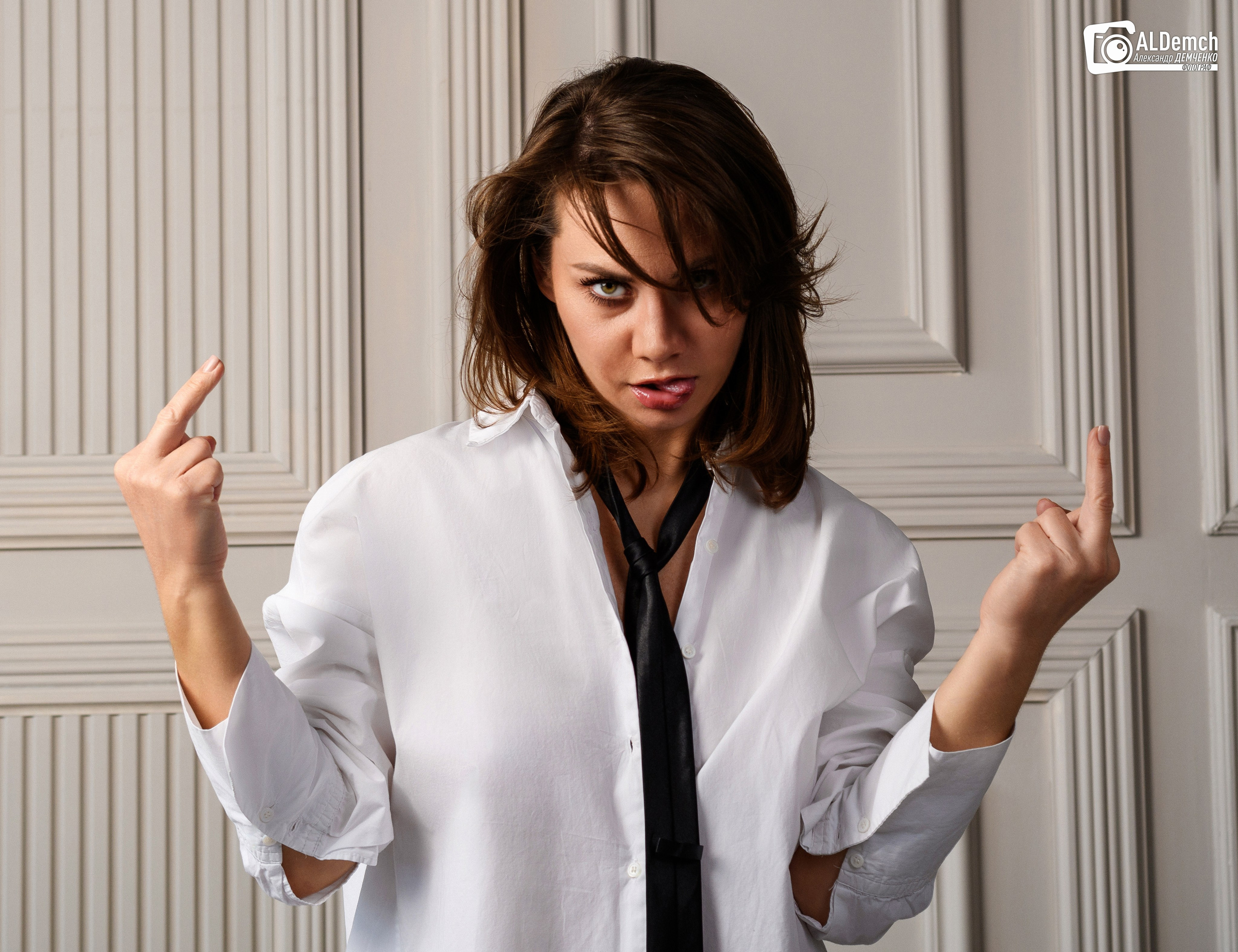 Референсы и фото идеи для фотосессии девушки в белой рубашке