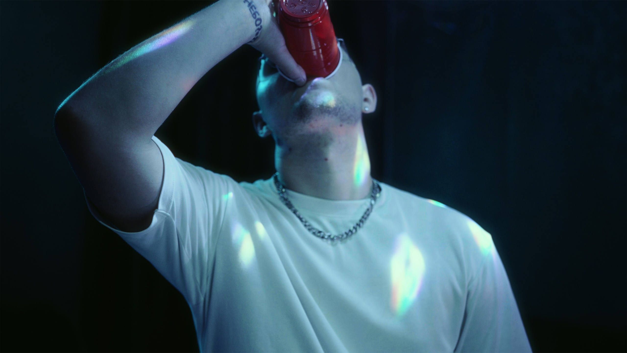 СARAPACEE «НЕ БУДУ СКУЧАТЬ» — music video. DANILA KOMKIN — Colorist