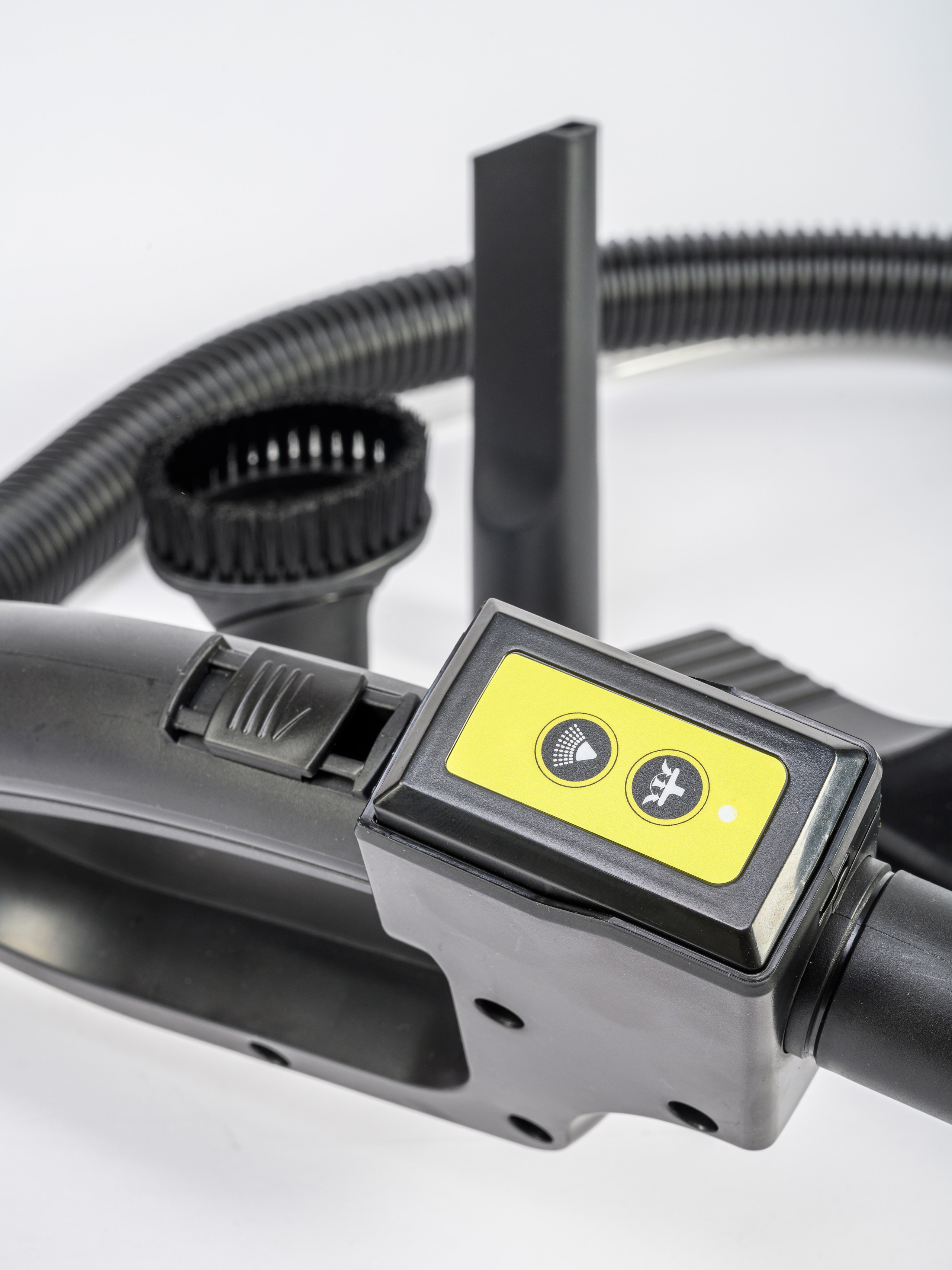 Каталожная съёмка: Снегоуборочная лопата / Пылесос. Фотограф Андрей Зикеев, фотостудия AzArt Studio в Москве