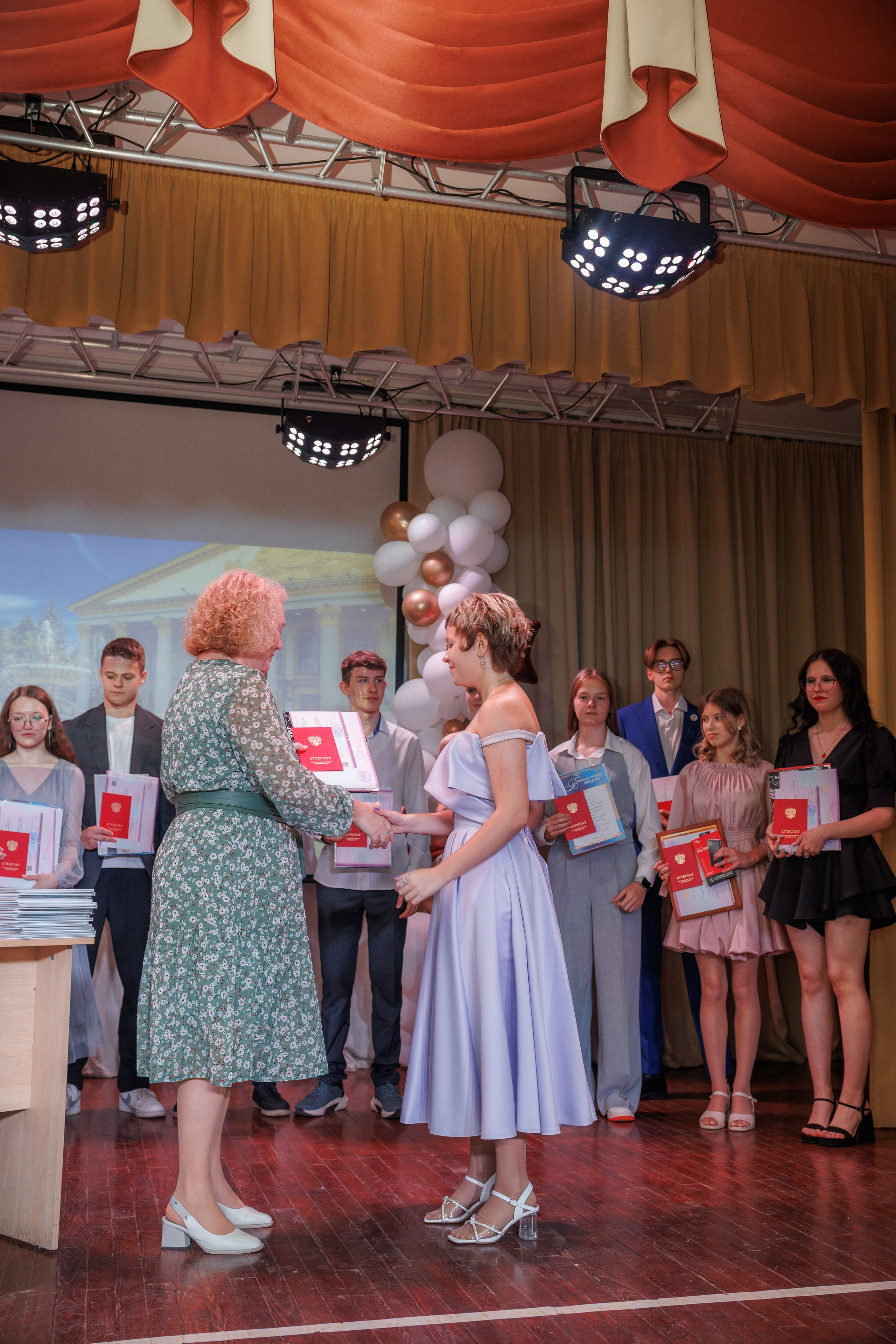 Вручение аттестатов. Свадебный и семейный фотограф в Новосибирске Ирина Дорошкова