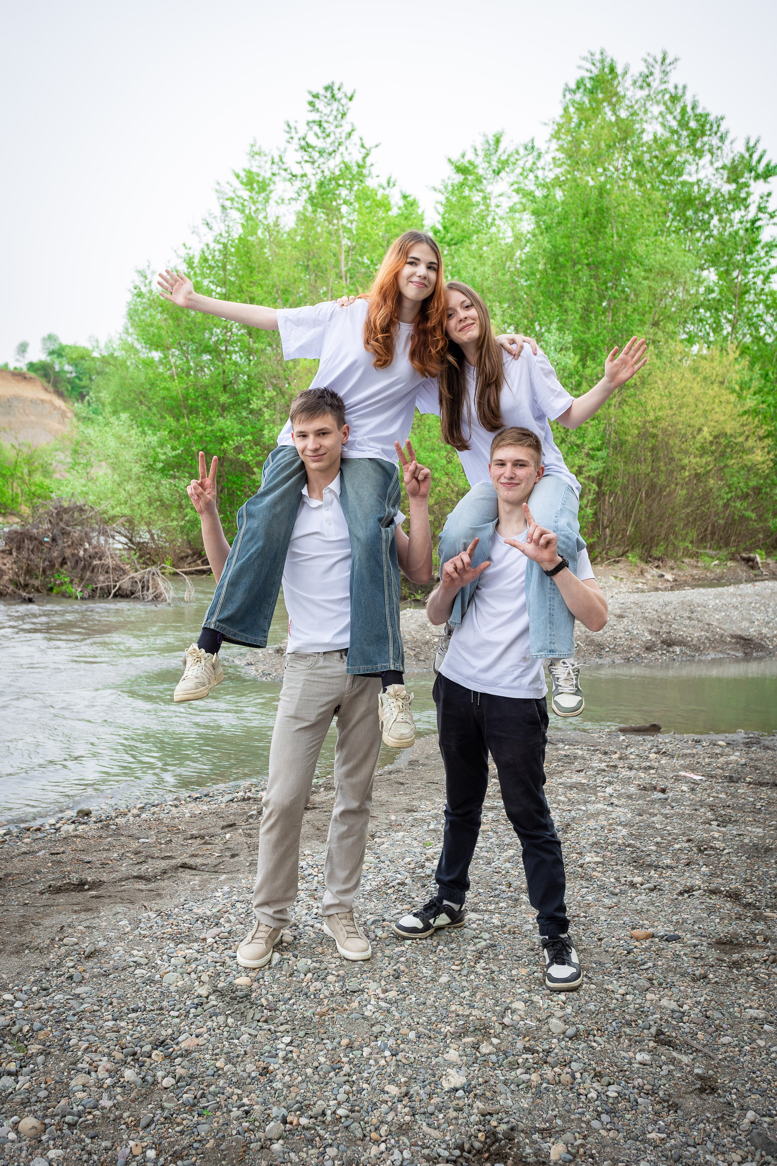 Уличная фотосессия на выпускной альбом. Выпускные альбомы Майкоп, Краснодар Елена Золотарева